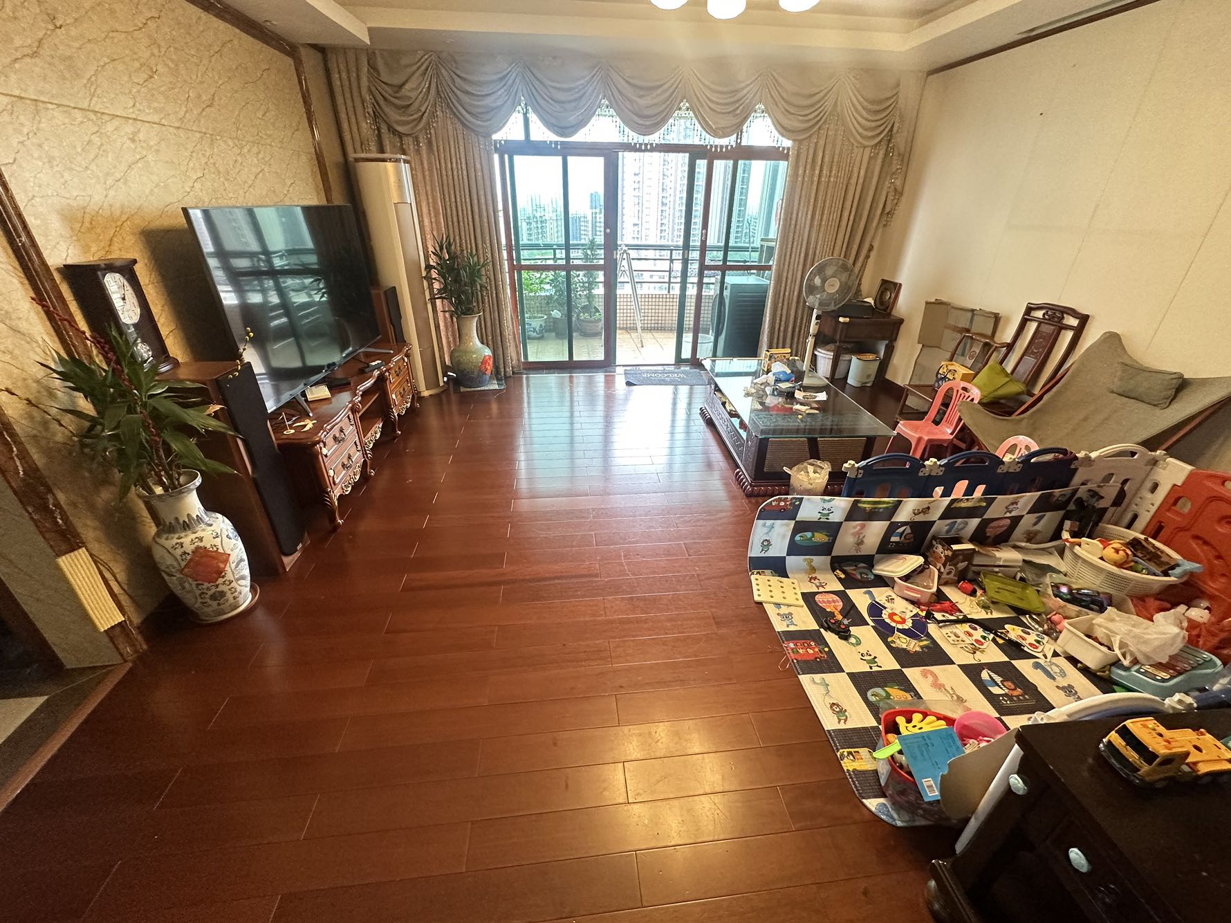 骏威广场 3房2厅2卫 155.41㎡