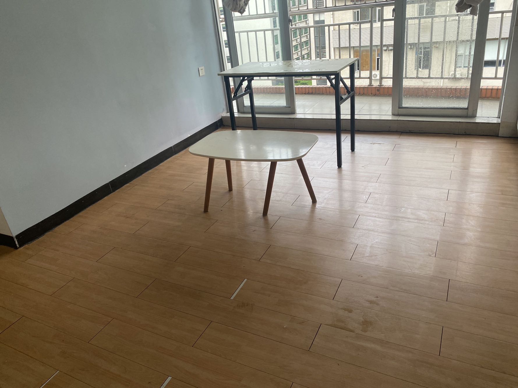 开成一家客厅-1