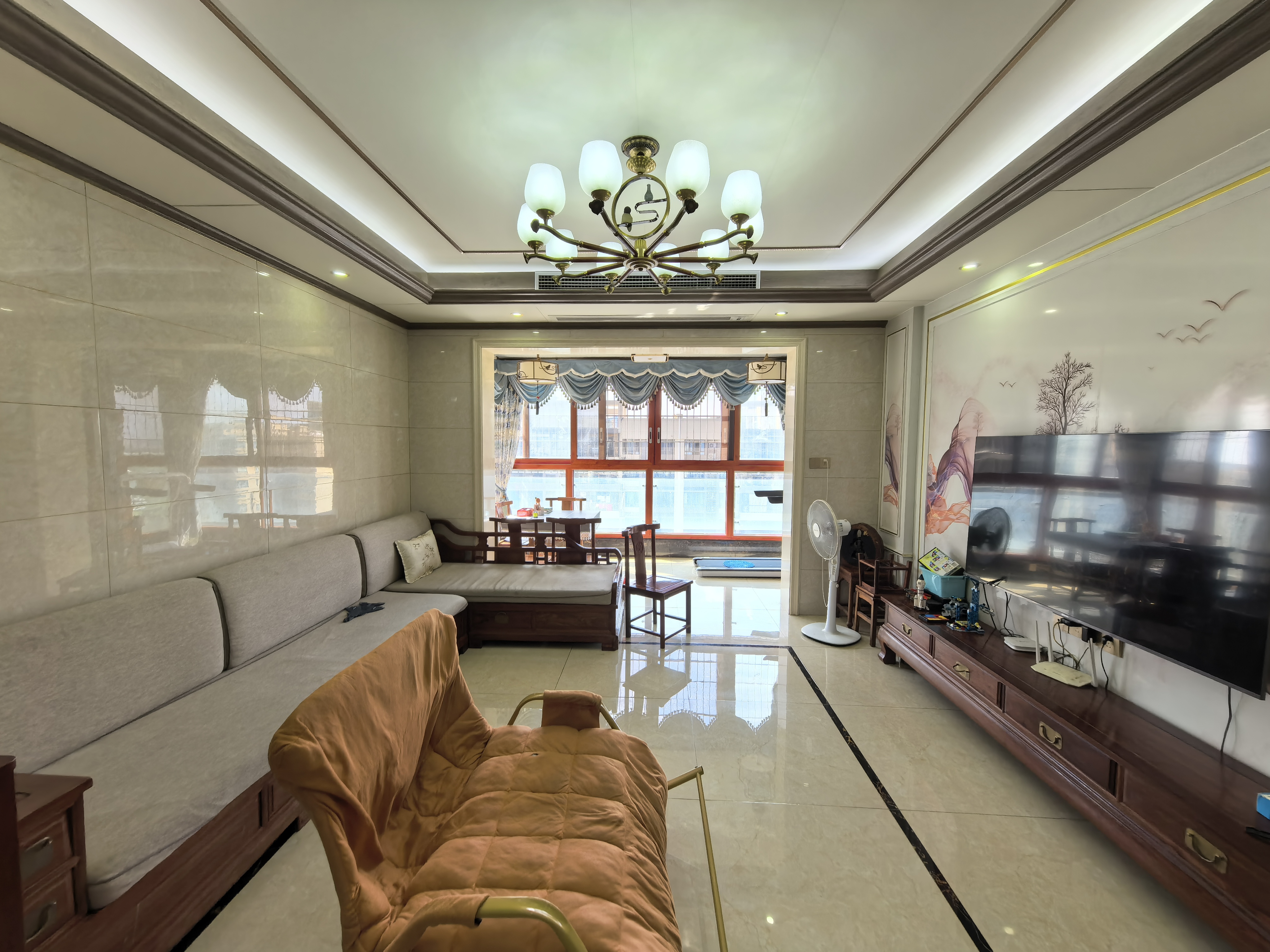 精装大平层书包好交通方便