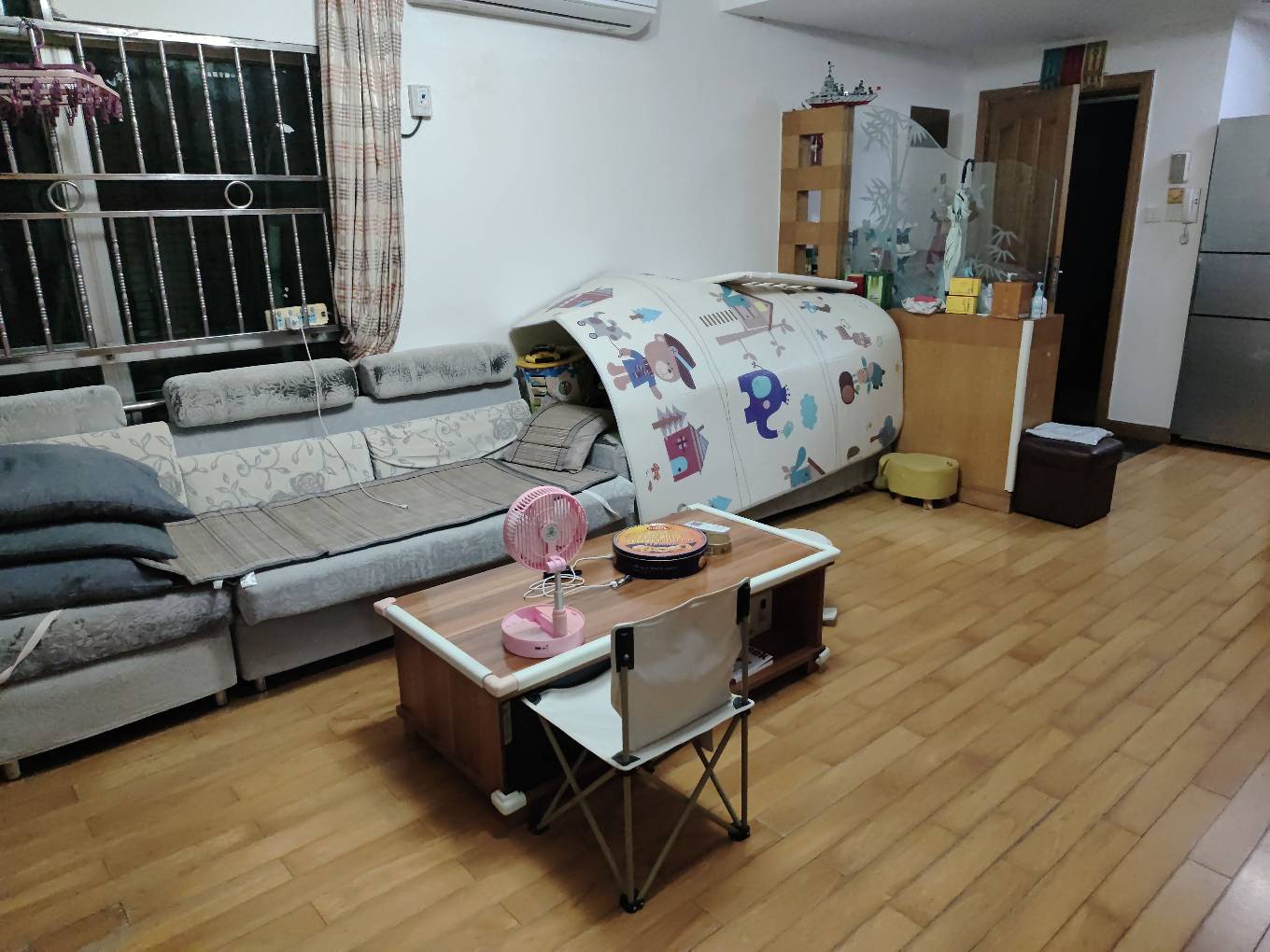 百仕达花园一期客厅-1