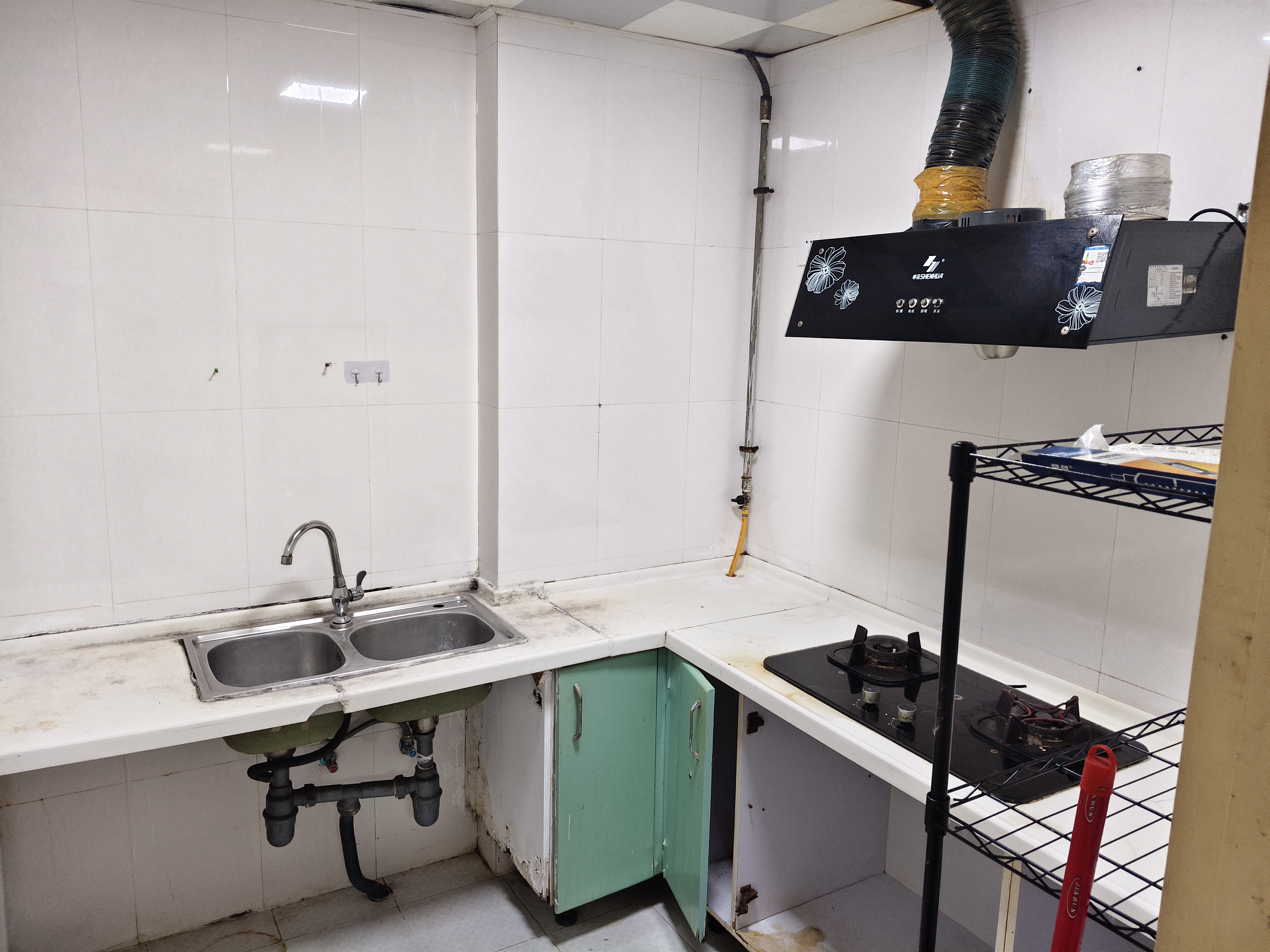 花园小区，近地铁站，看房提前约！