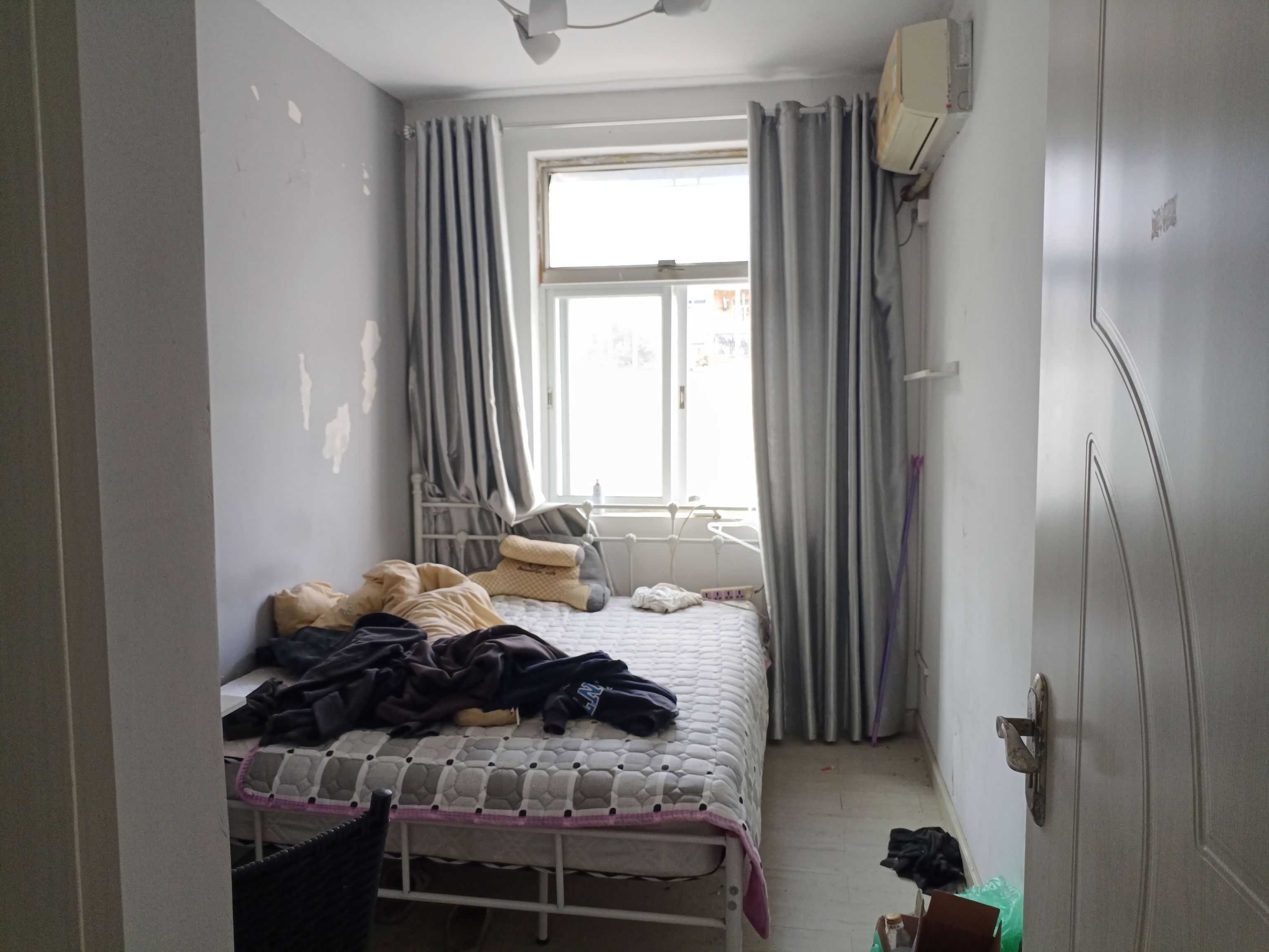 临近地铁与公交枢纽