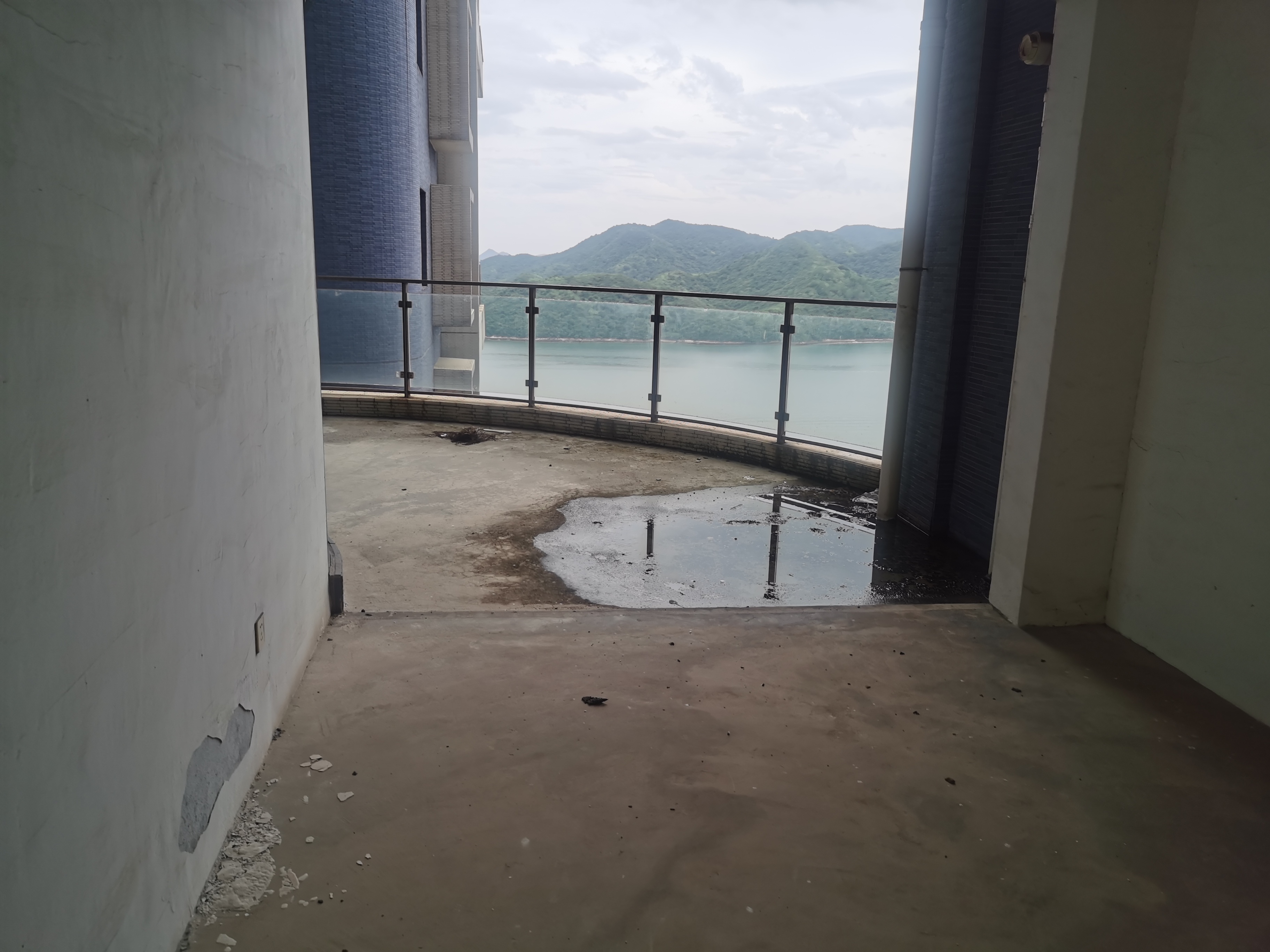 蓝郡广场客厅-2
