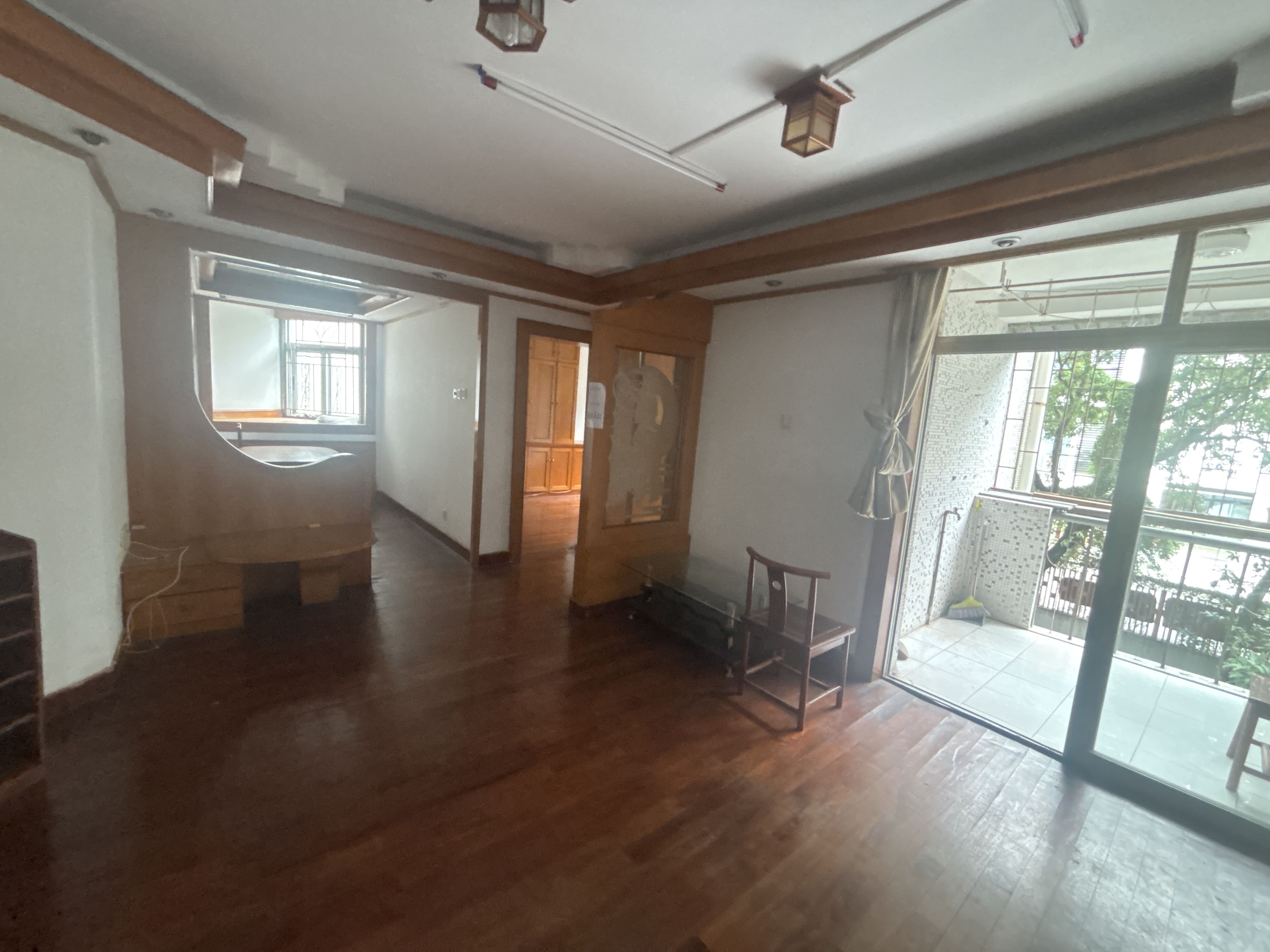 中间楼层，户型通透，采光好，周边配套齐全-深圳莲花北村租房