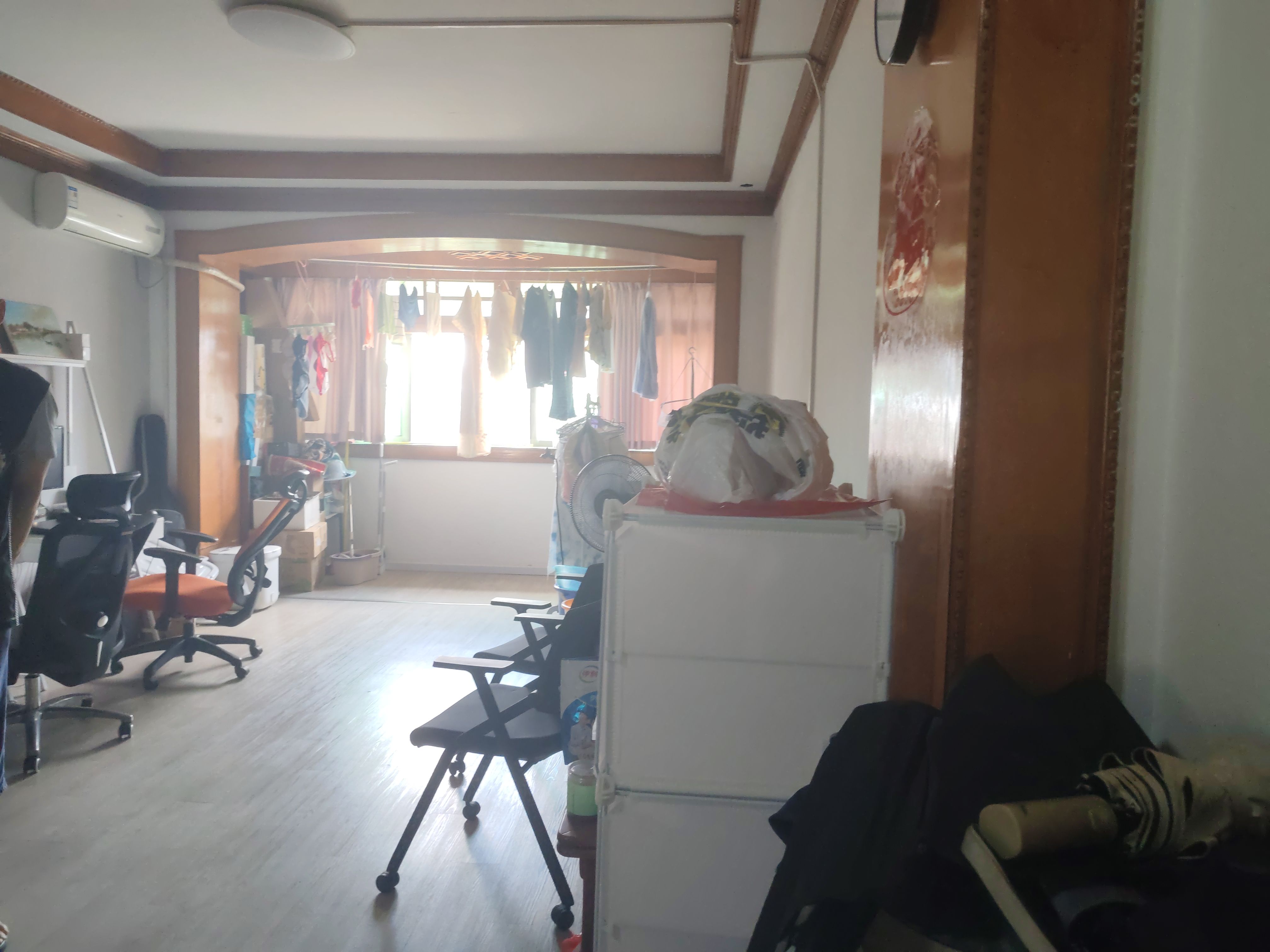 翻身地铁口大三房出租