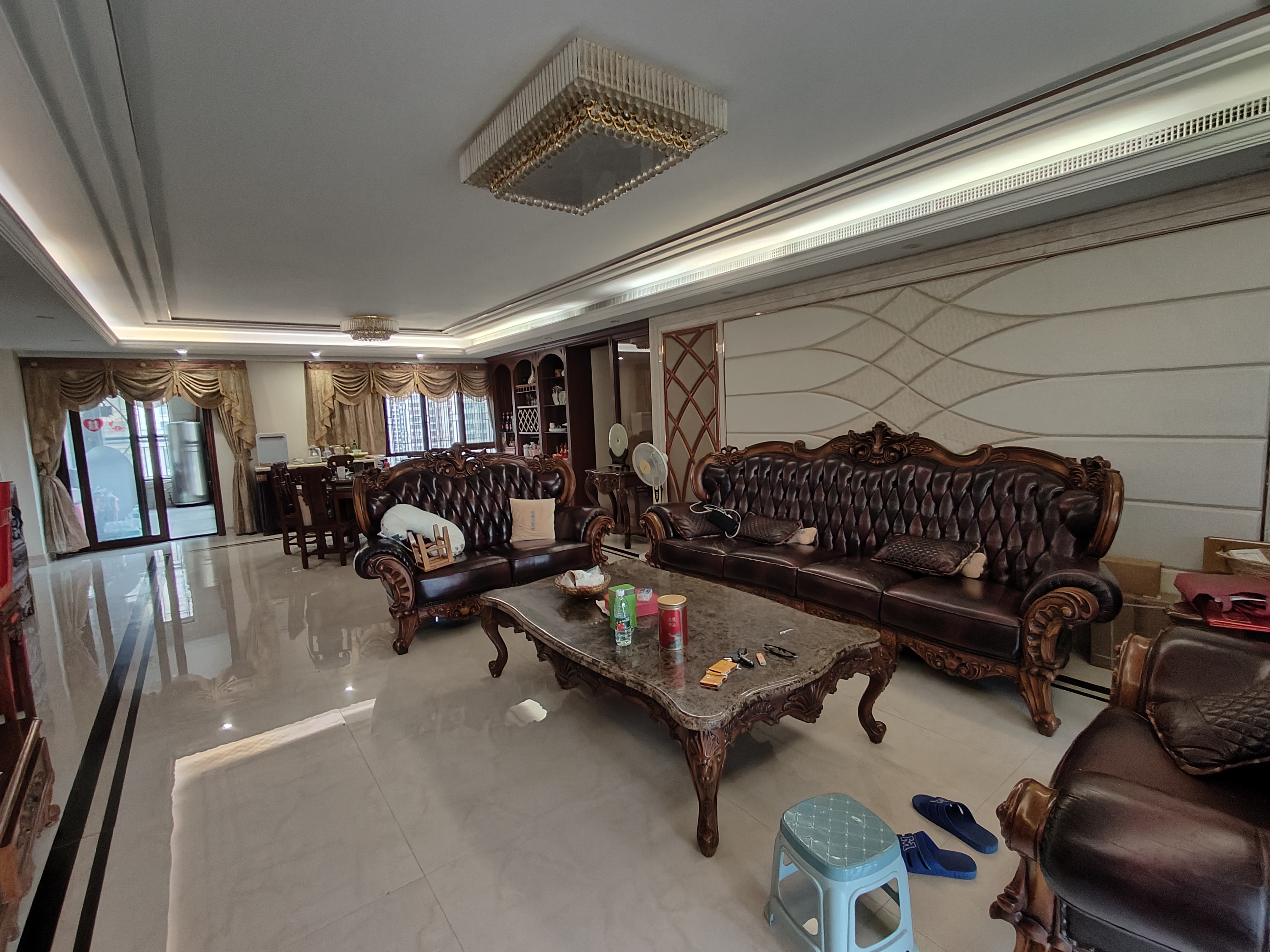 中信凯旋城二期南北豪装5室1厅254m²