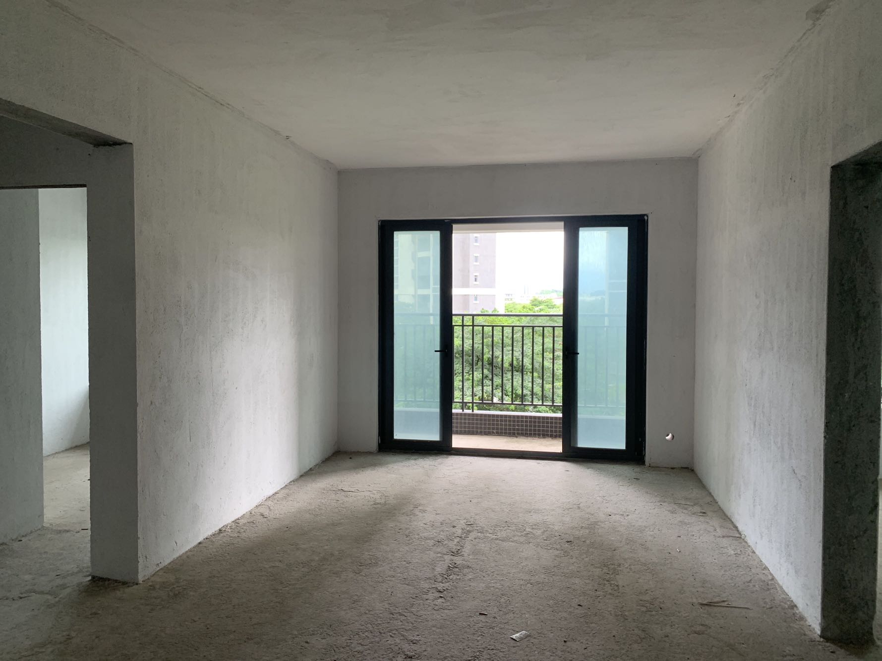 骏景湾领峰毛坯3房