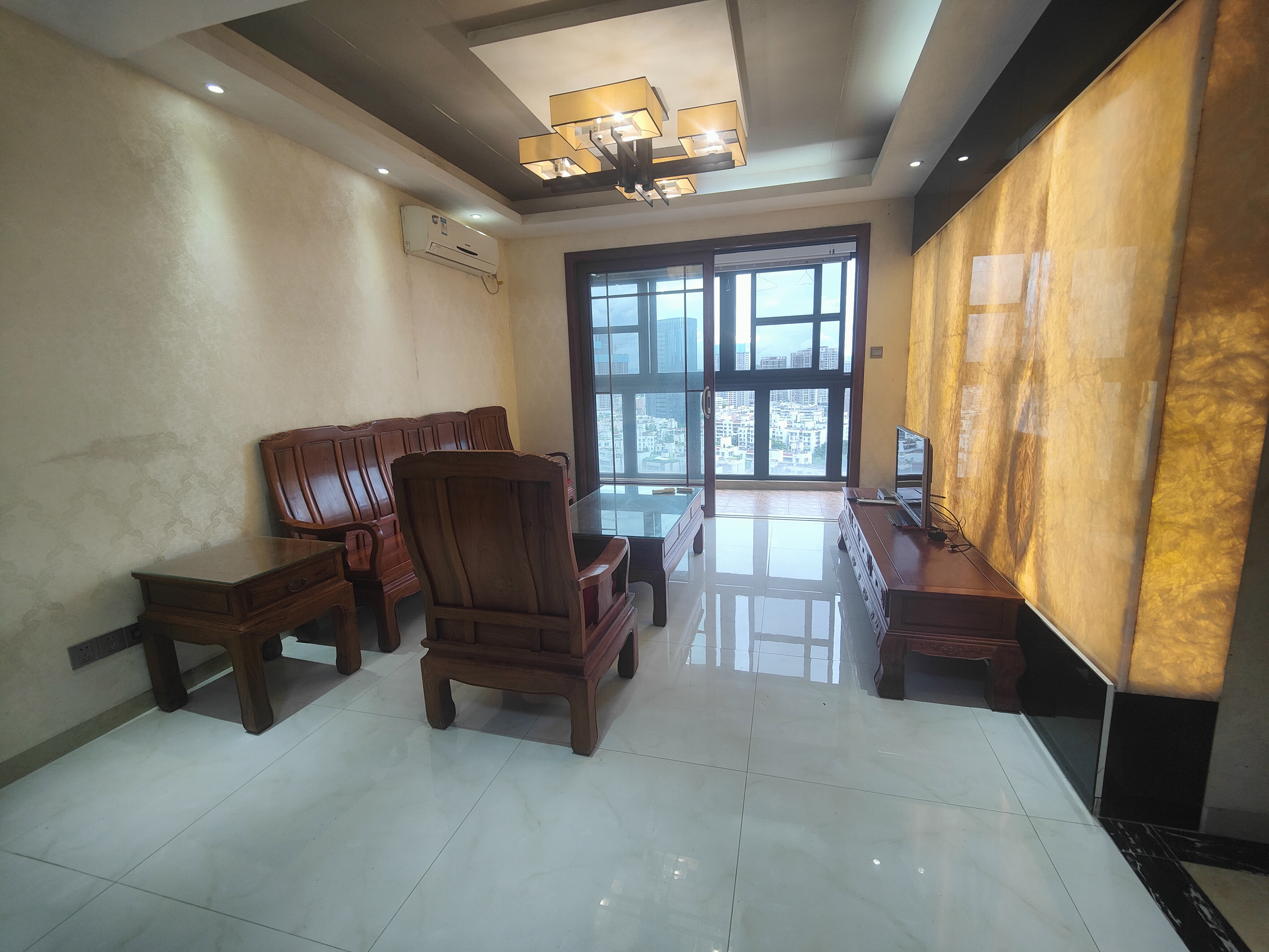 招商花园城二期南精装3室2厅87m²