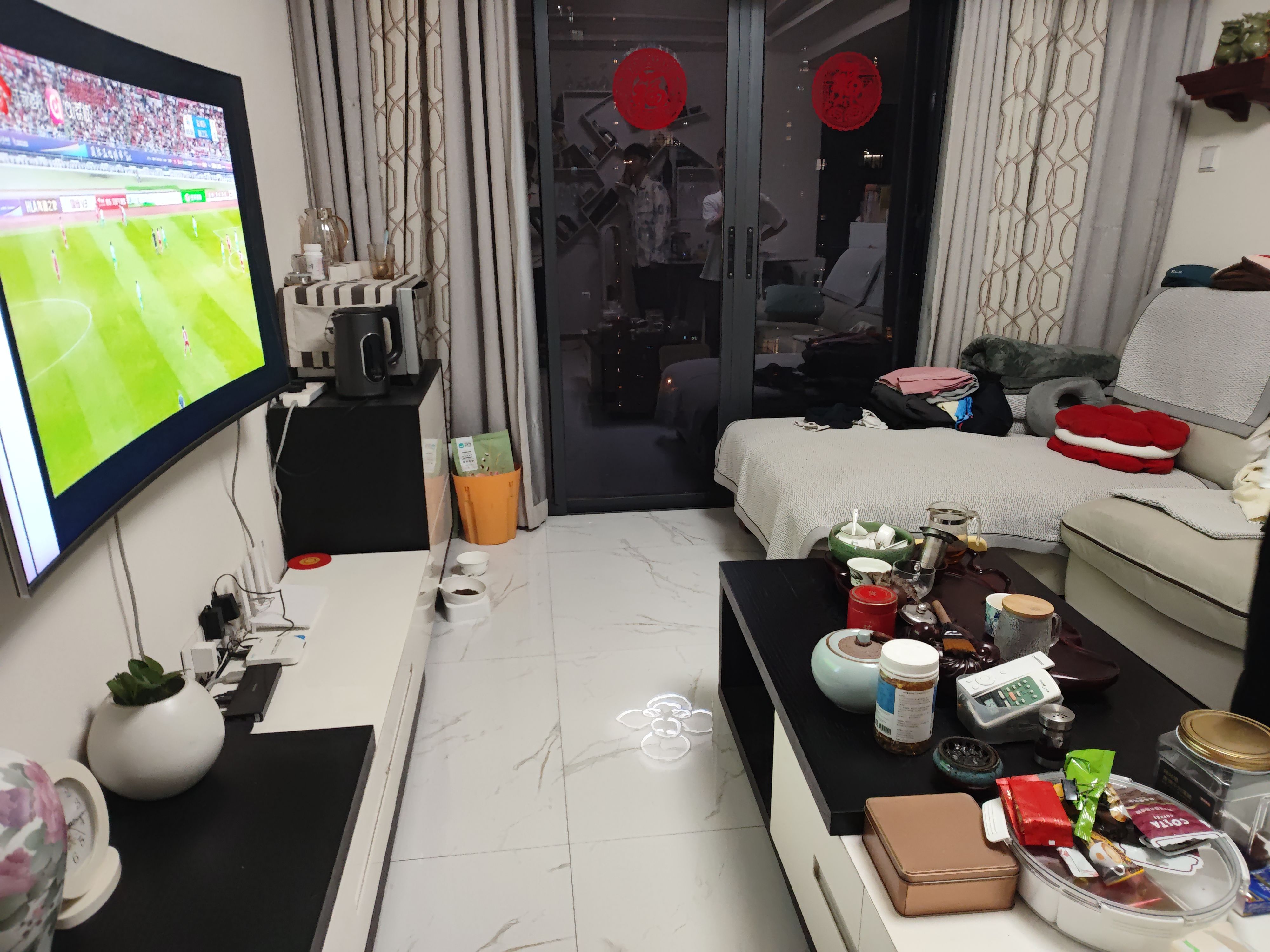 业主全新自住装修！家私齐全可以直接拎包入住！安静朝向！