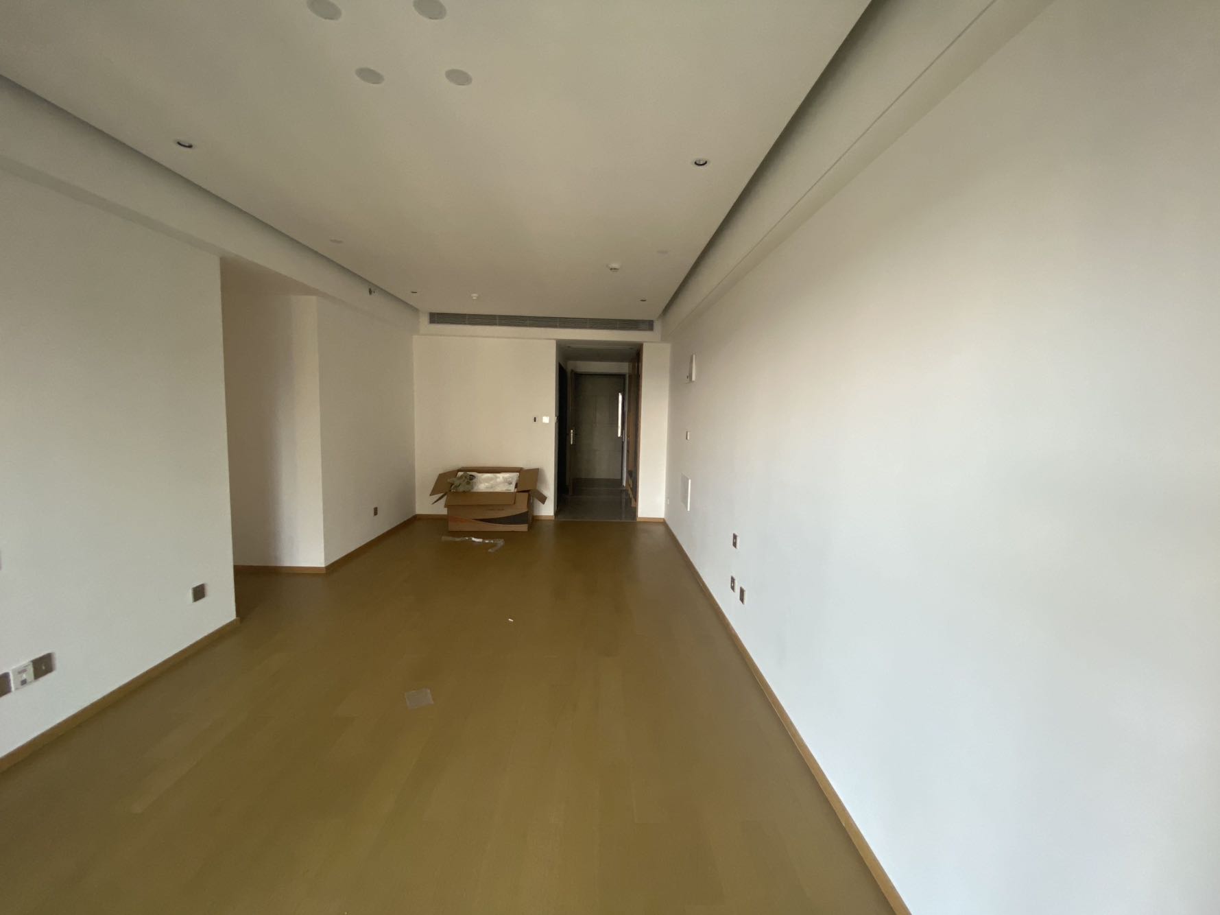 里城玺樾山三期客厅-2