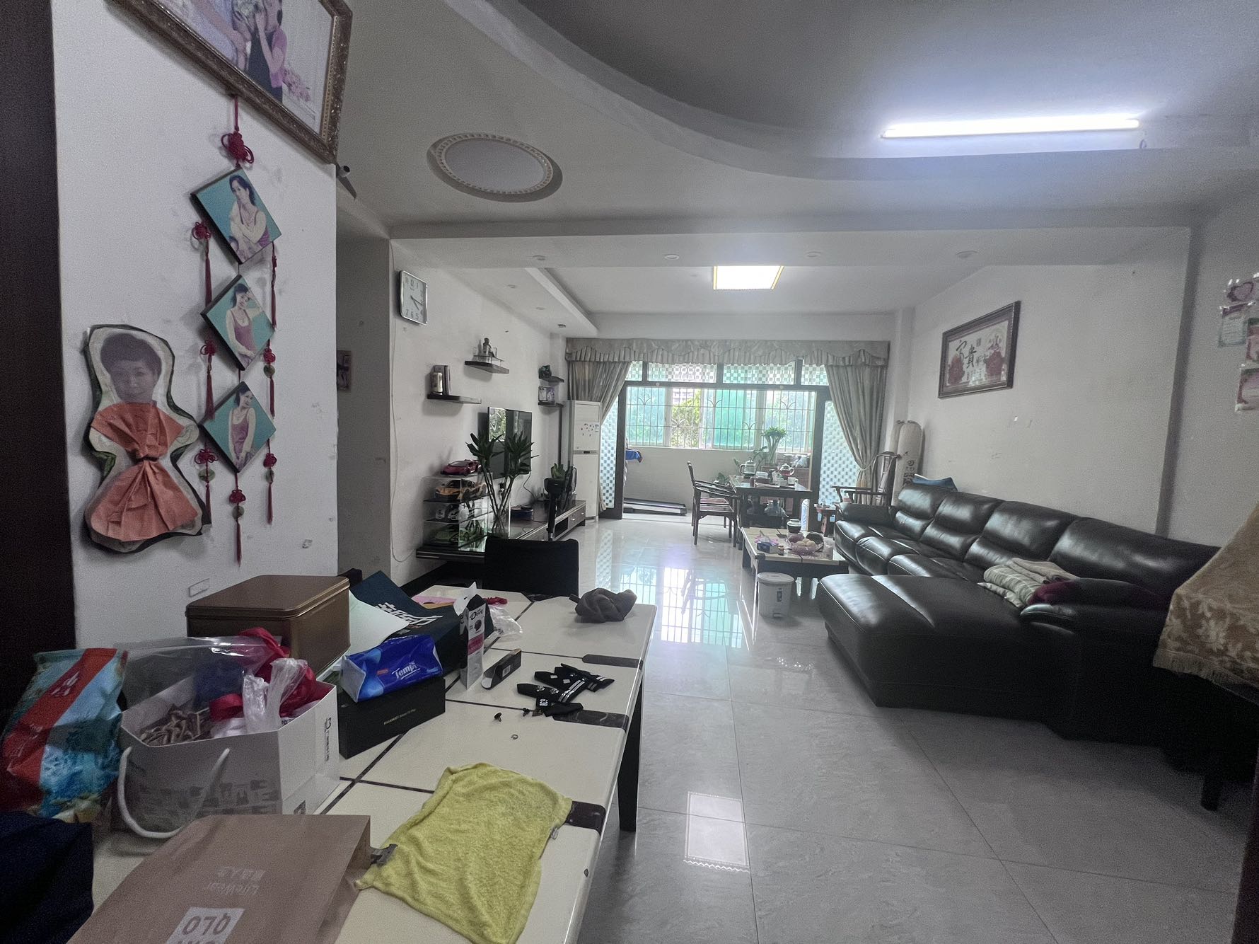 房子户型很方正，业主已住了接近20年房子还是很新。-广州钻石豪园二手房