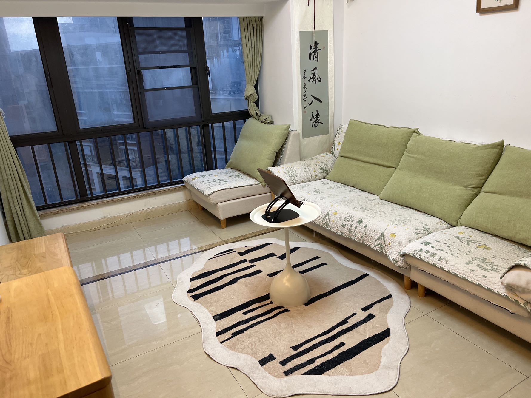 中海阳光玫瑰园客厅-1
