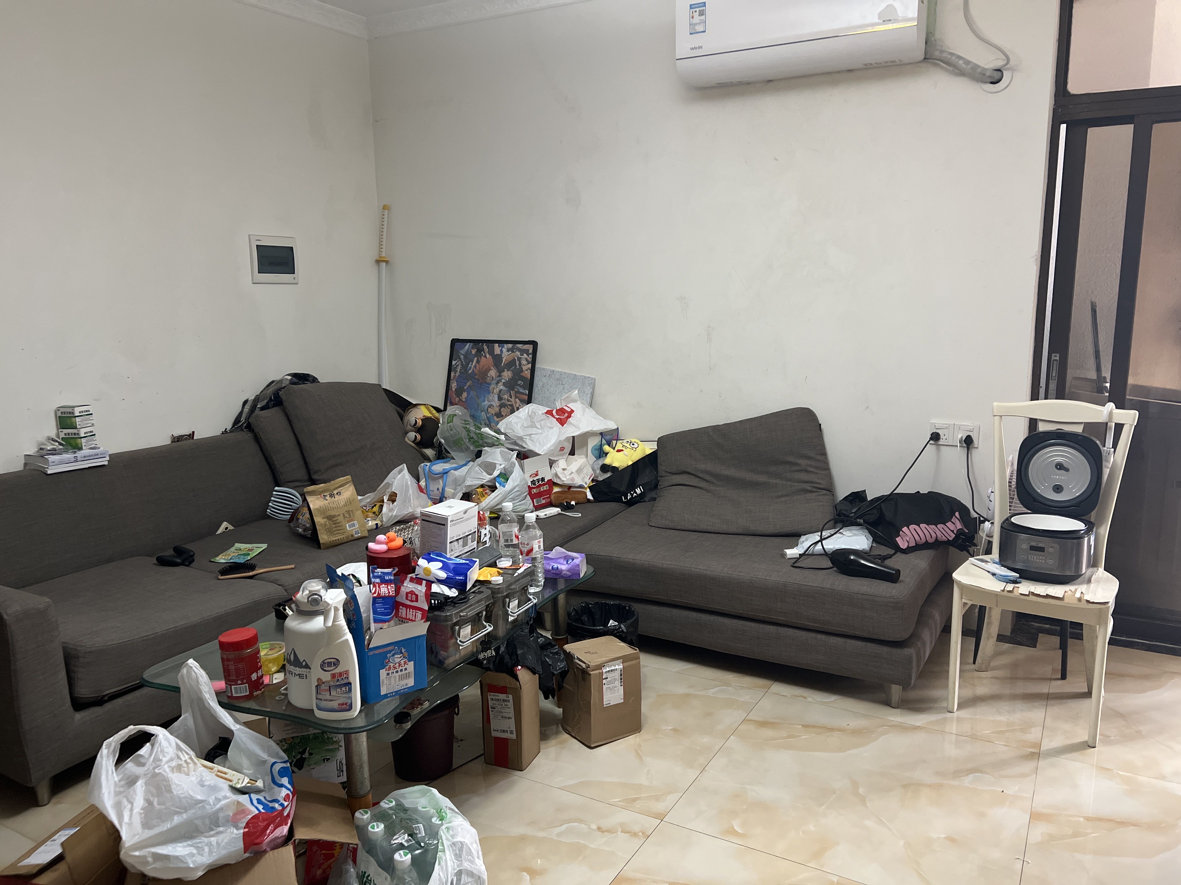 位于市繁华地段，周边有大型商场、超市、医院等配套设施，生活便