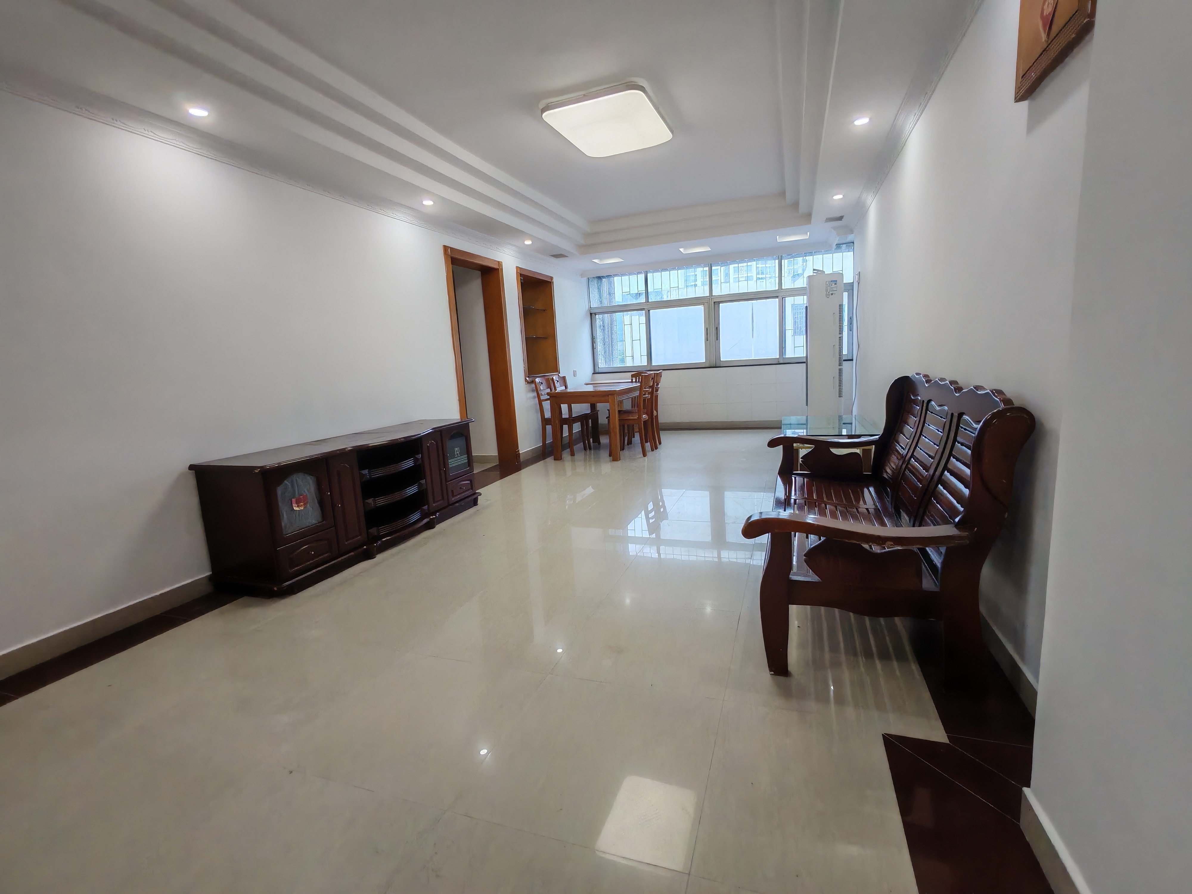 地铁口物业，业主诚意出租