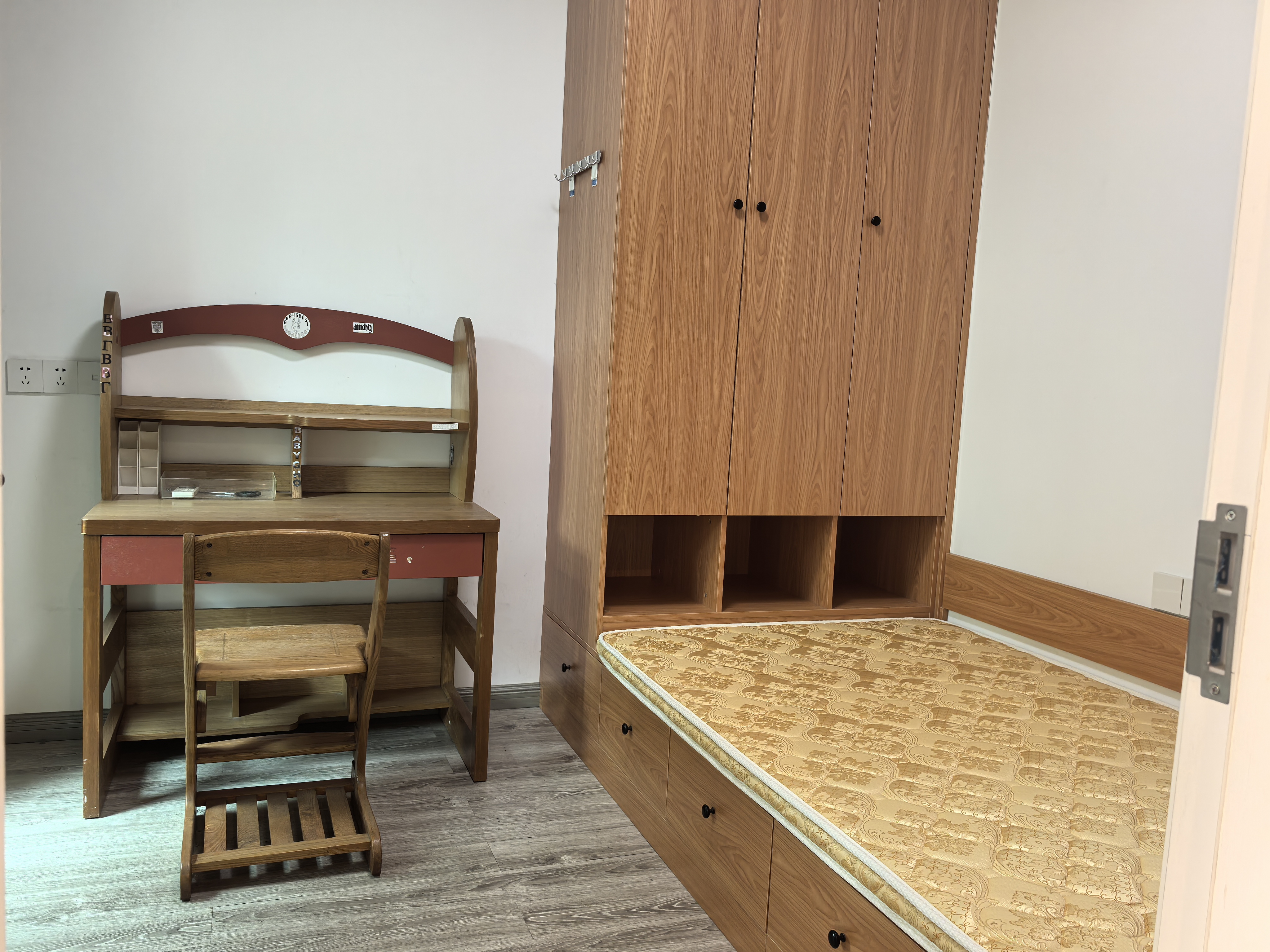 优雅翠园南向精装2房出租