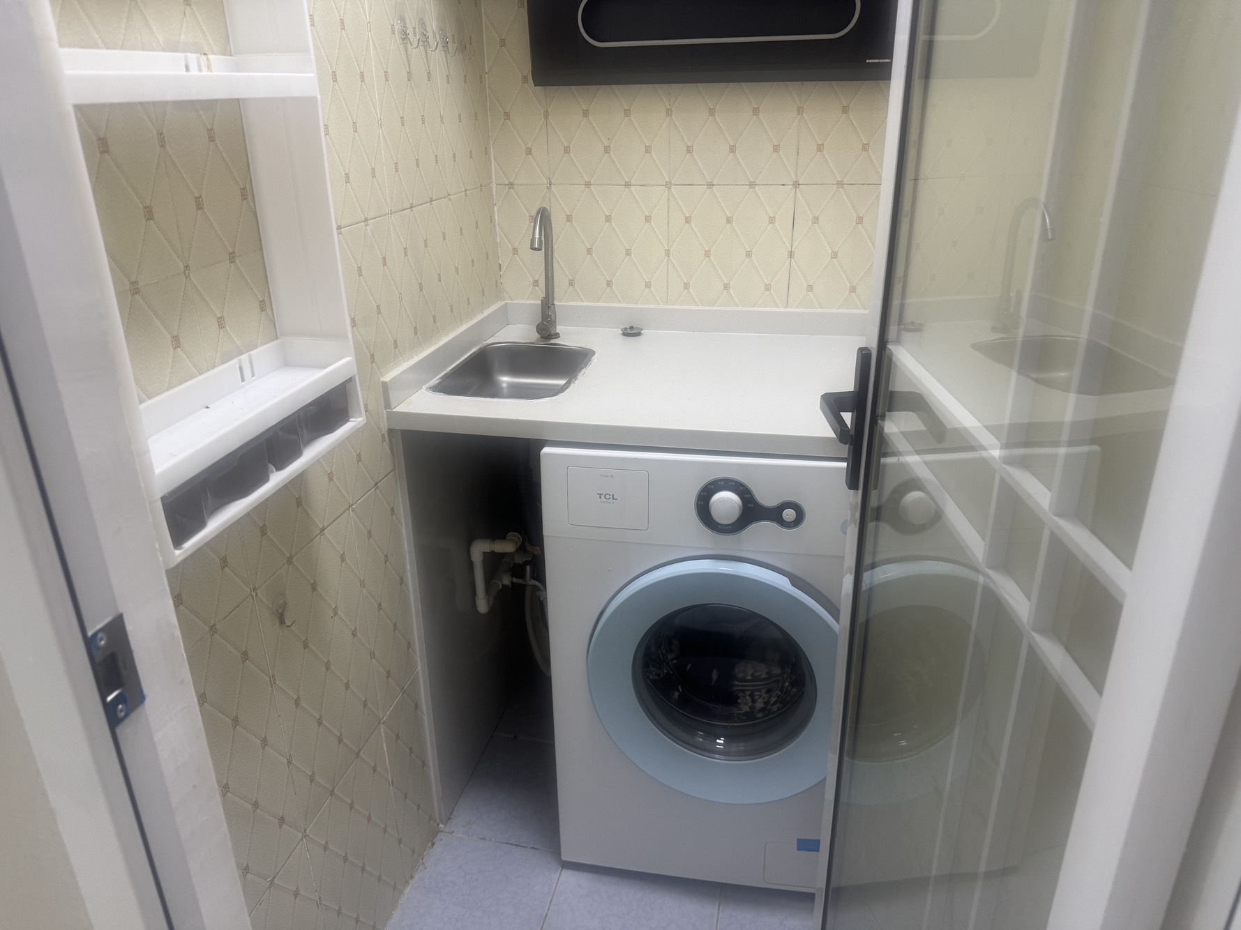 边防大厦一房，诚心出租