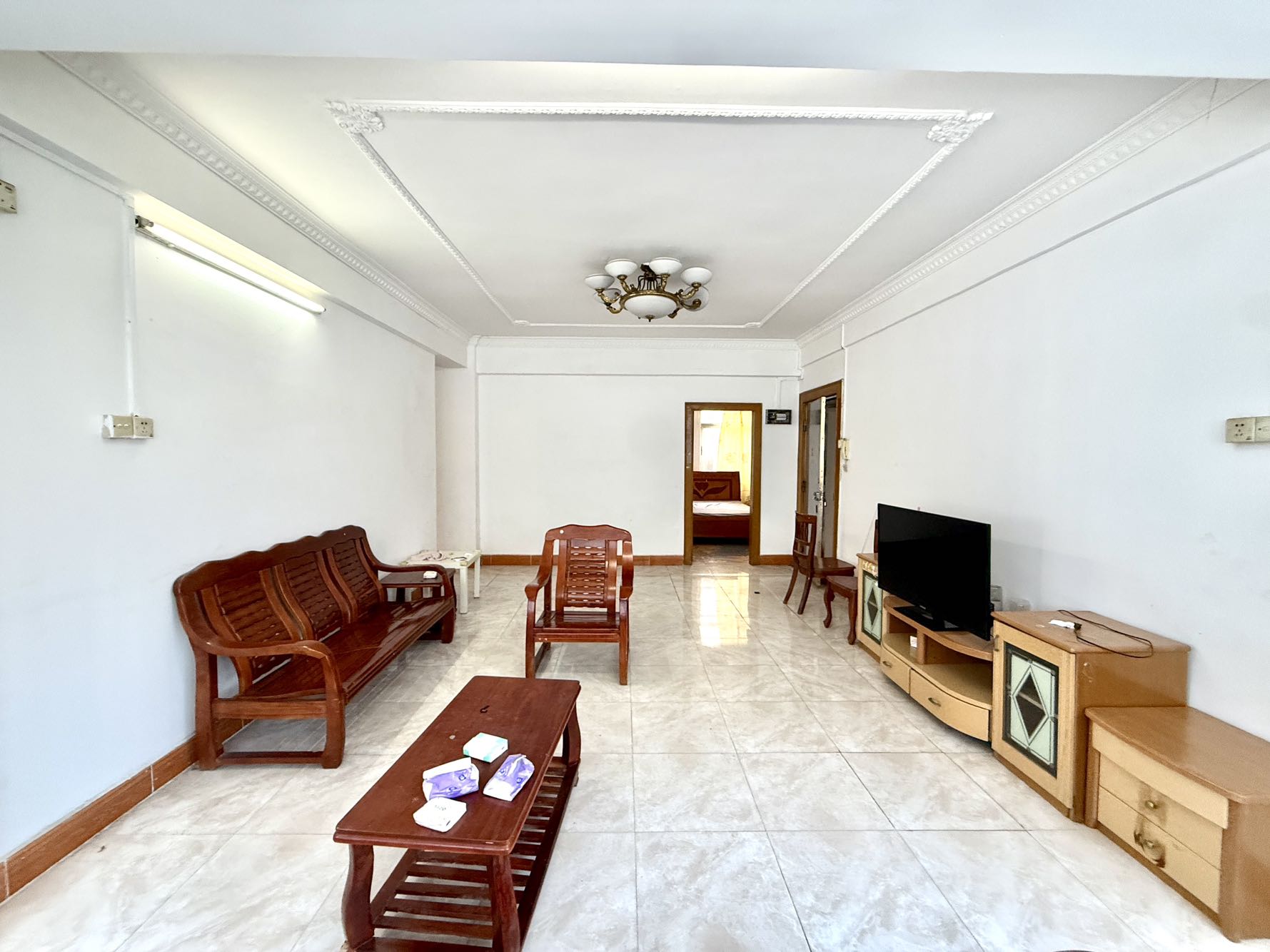 司法公寓，税费低，户型方正，朝南采光佳，园景房！业主诚售，随时看房！