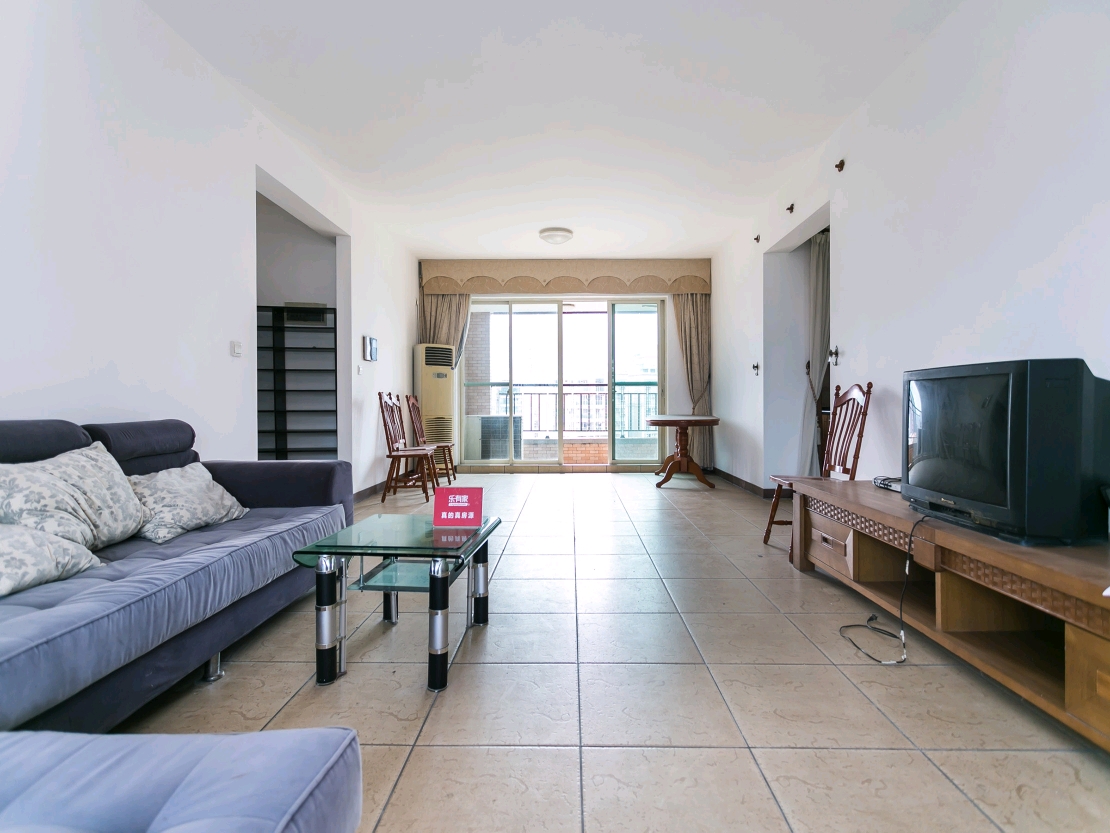 棕榈泉精装修4房诚心出租