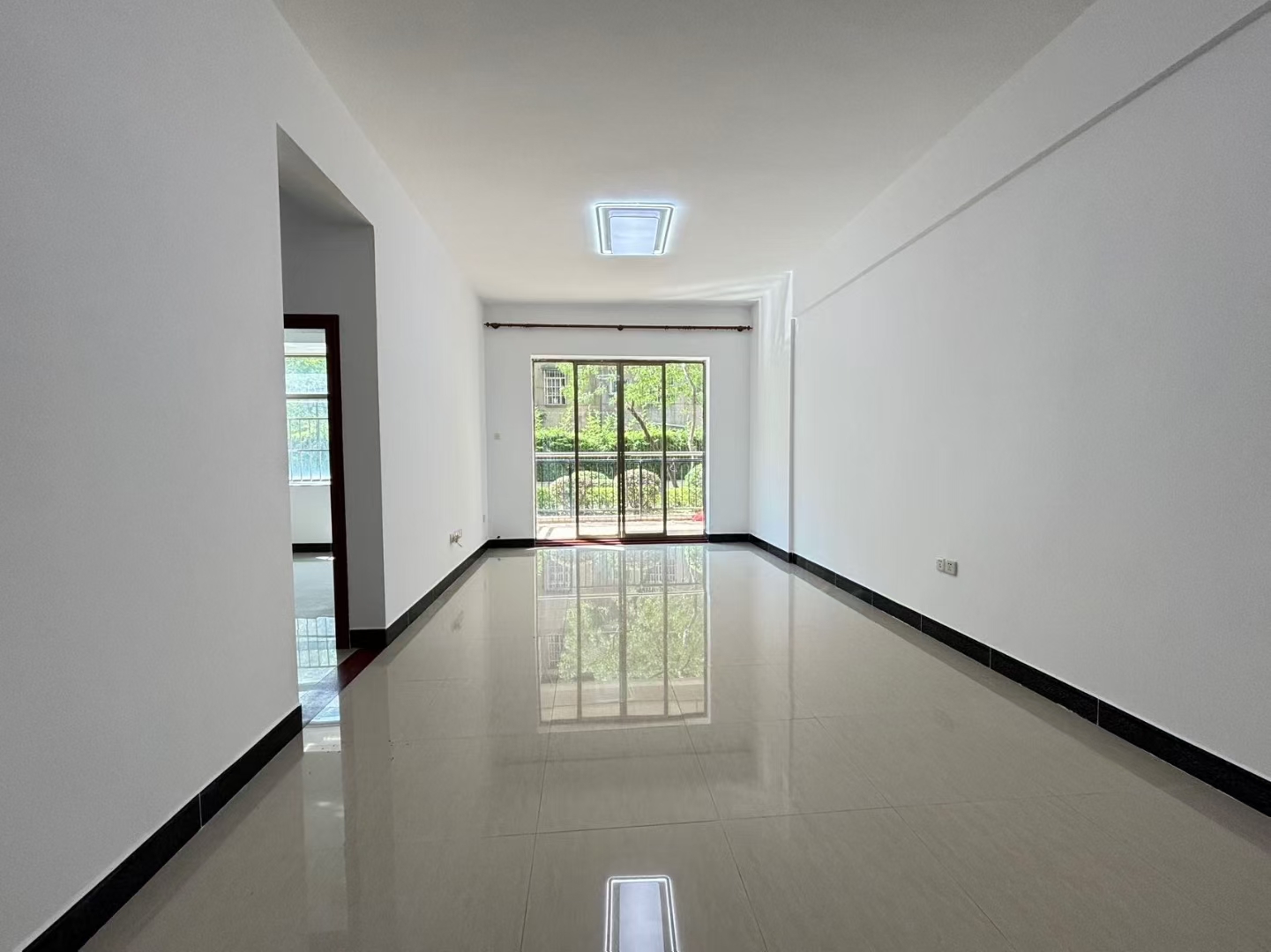 业主精装修三房出售-惠州榕城华庭二手房