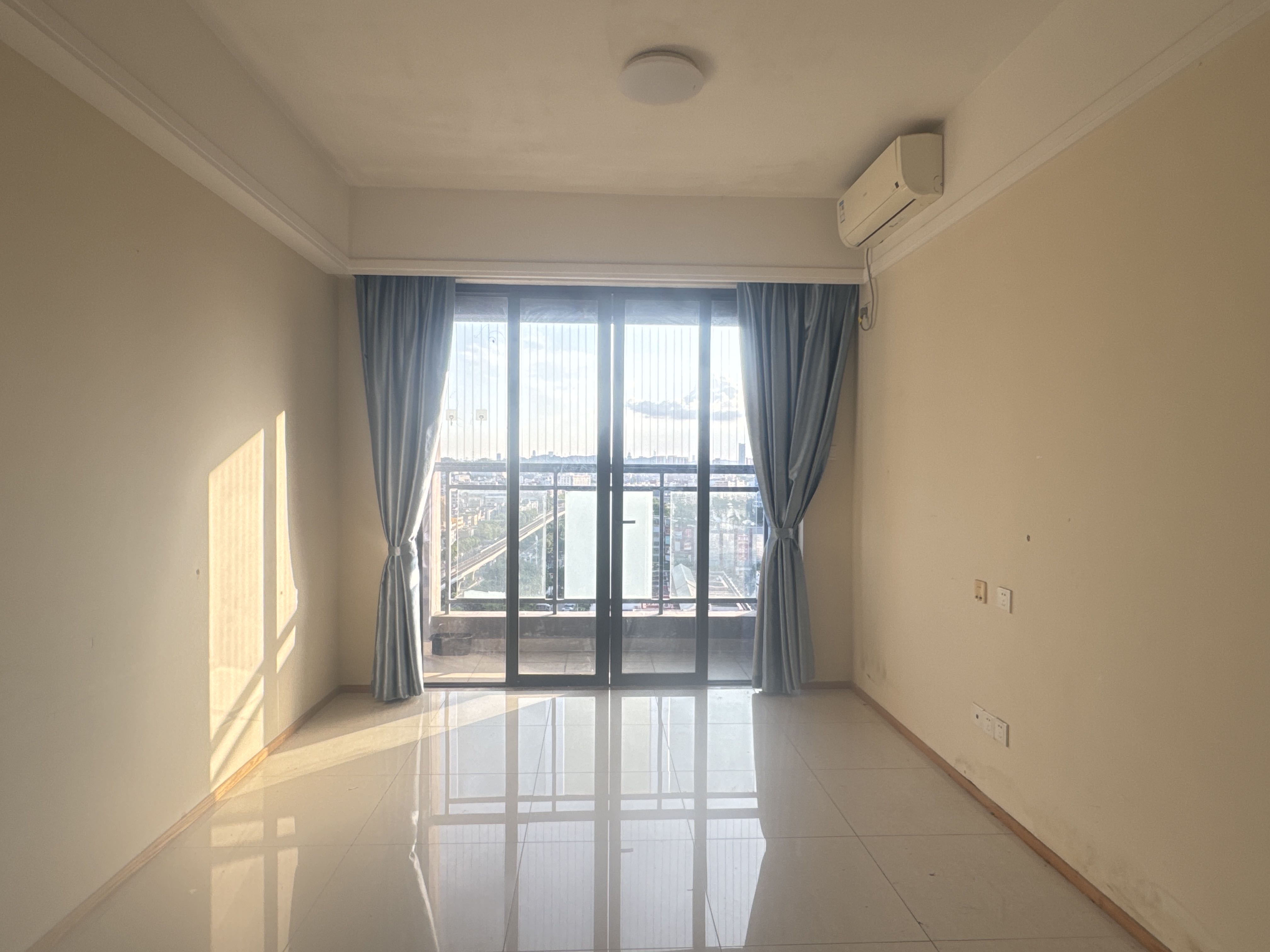 荣德国际精装修两房空房-深圳荣德国际租房