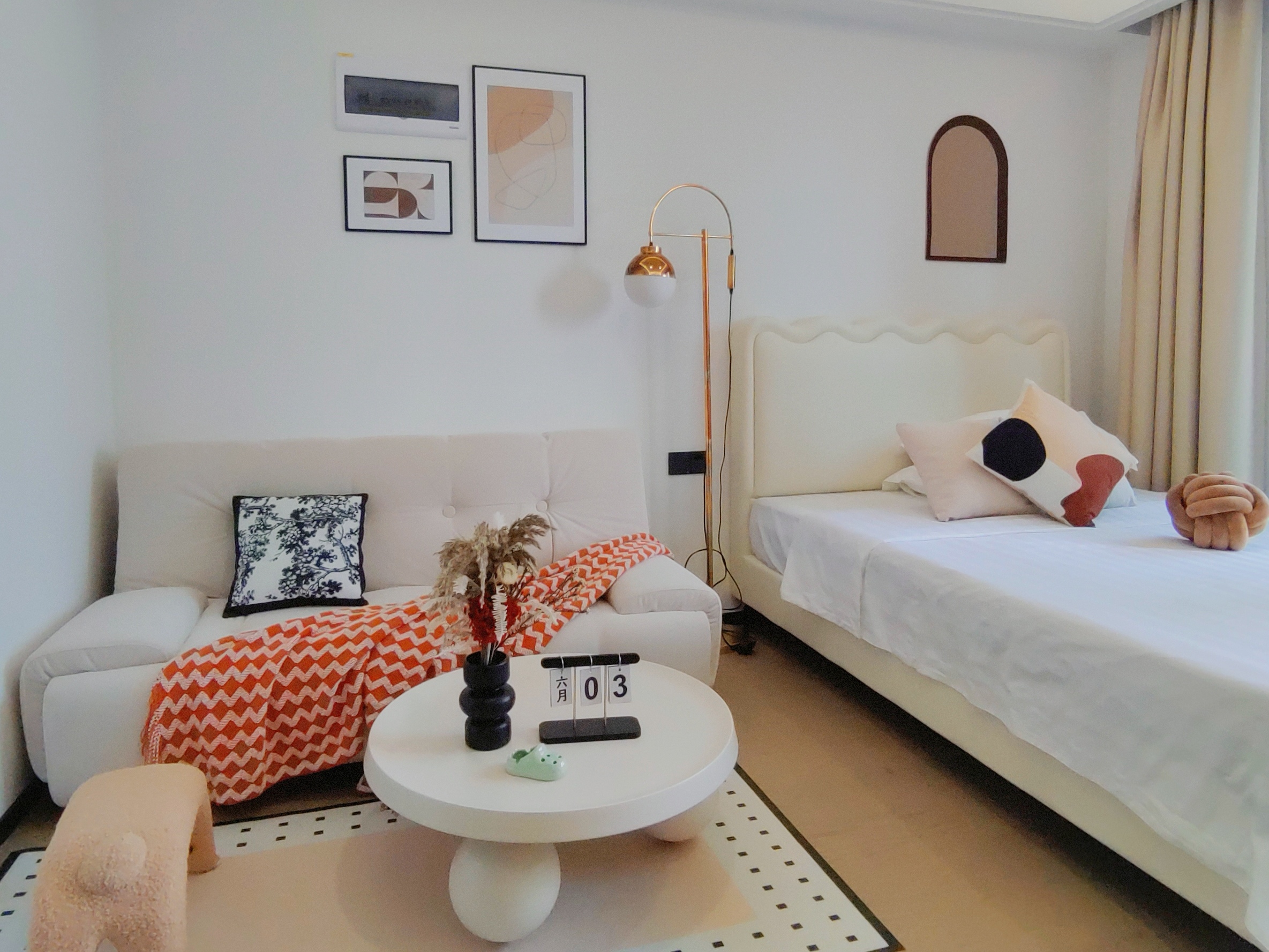 温馨精装1房，可伶包入住，地铁口物业-深圳星河天地四期租房