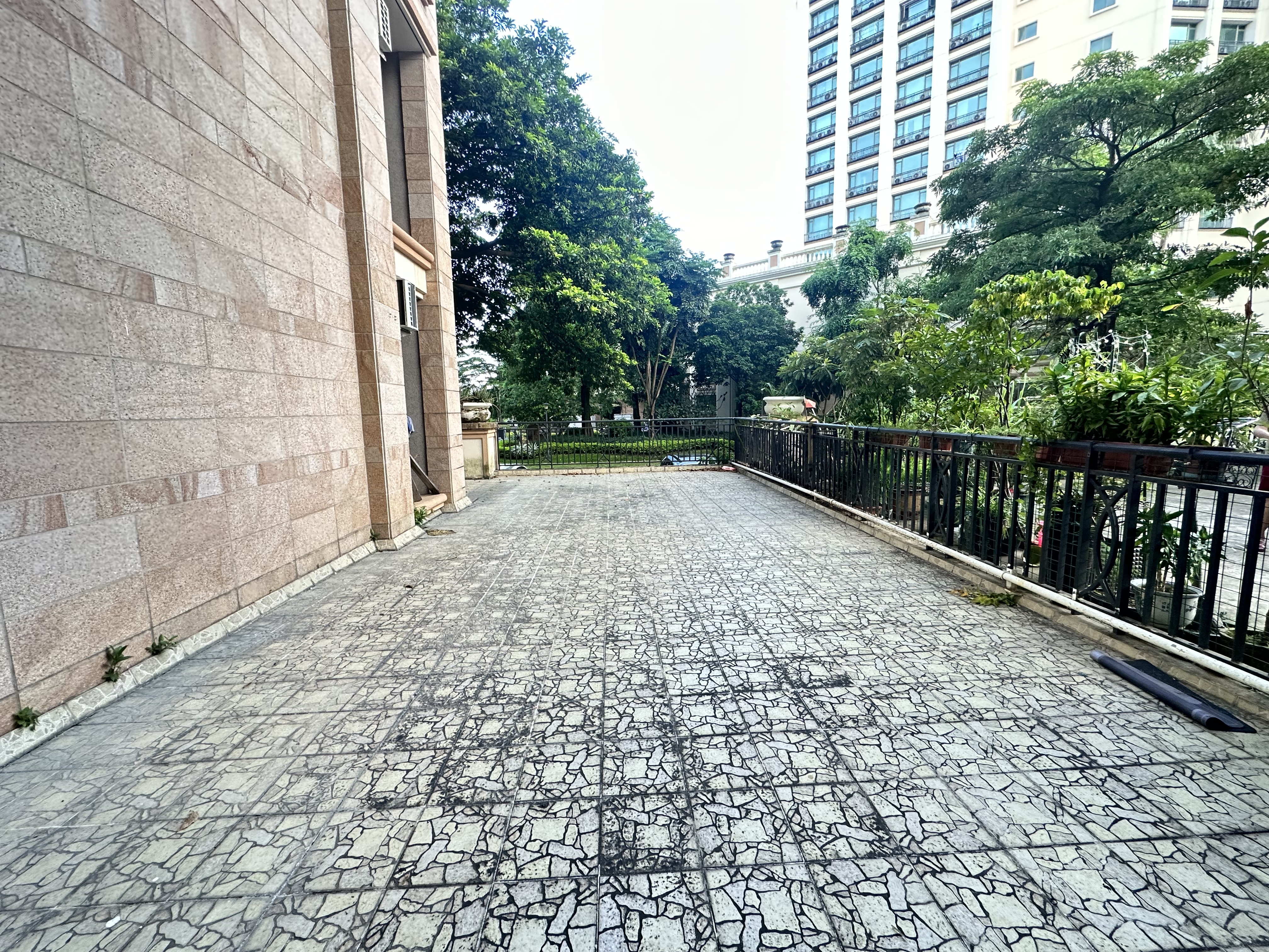 西区翠景豪苑，有平台的一房一厅，精装出售-中山翠景花园五期(翠景豪苑)二手房