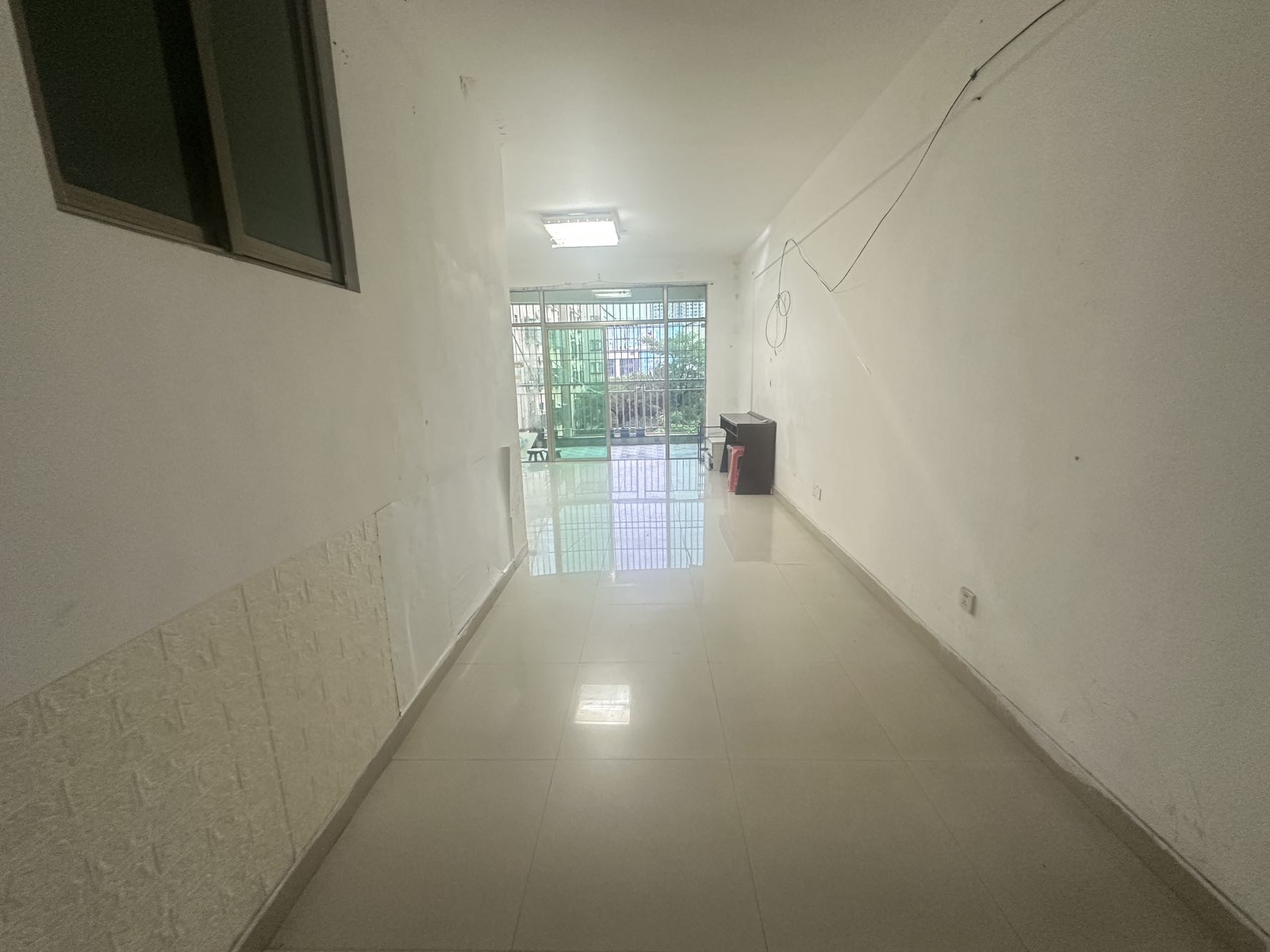 润鑫花园，朝南采光佳，中楼层，带地面花园，重点学校旁，业主诚售，随时看房！