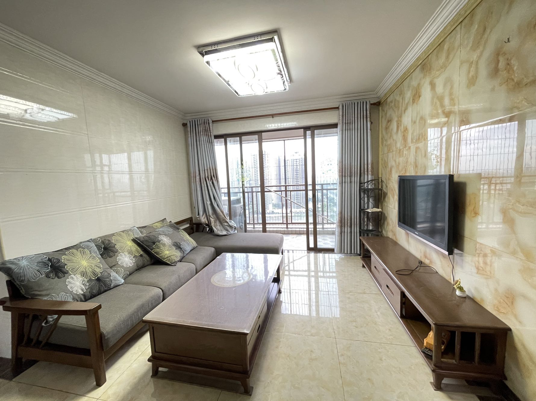 珠江源昌花园 3房2厅2卫 95㎡