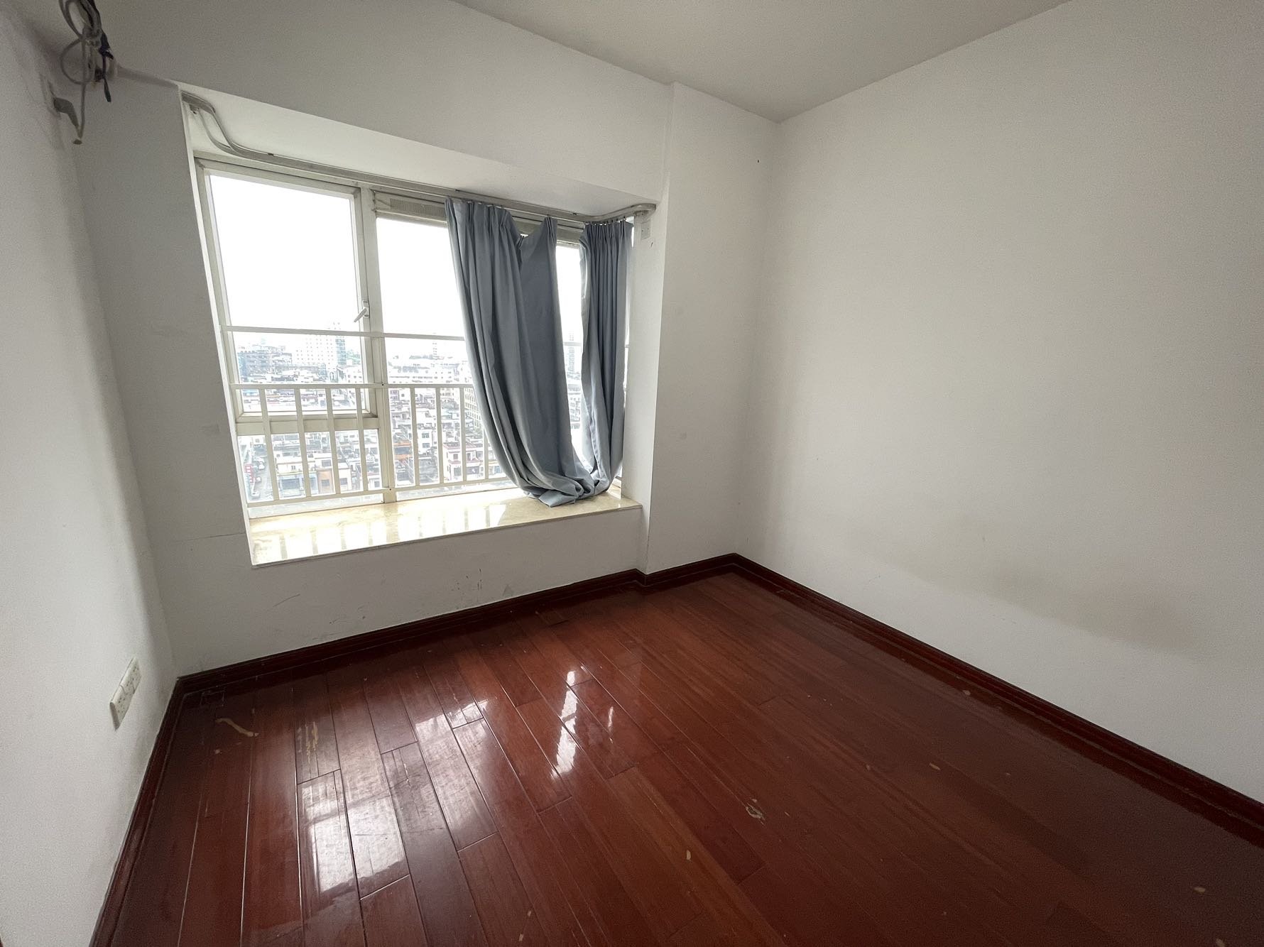 新塘广场，方正户型，通风采光佳，车位充足，人车分流，重点学校，业主诚售，随时看房！-广州新塘广场二手房