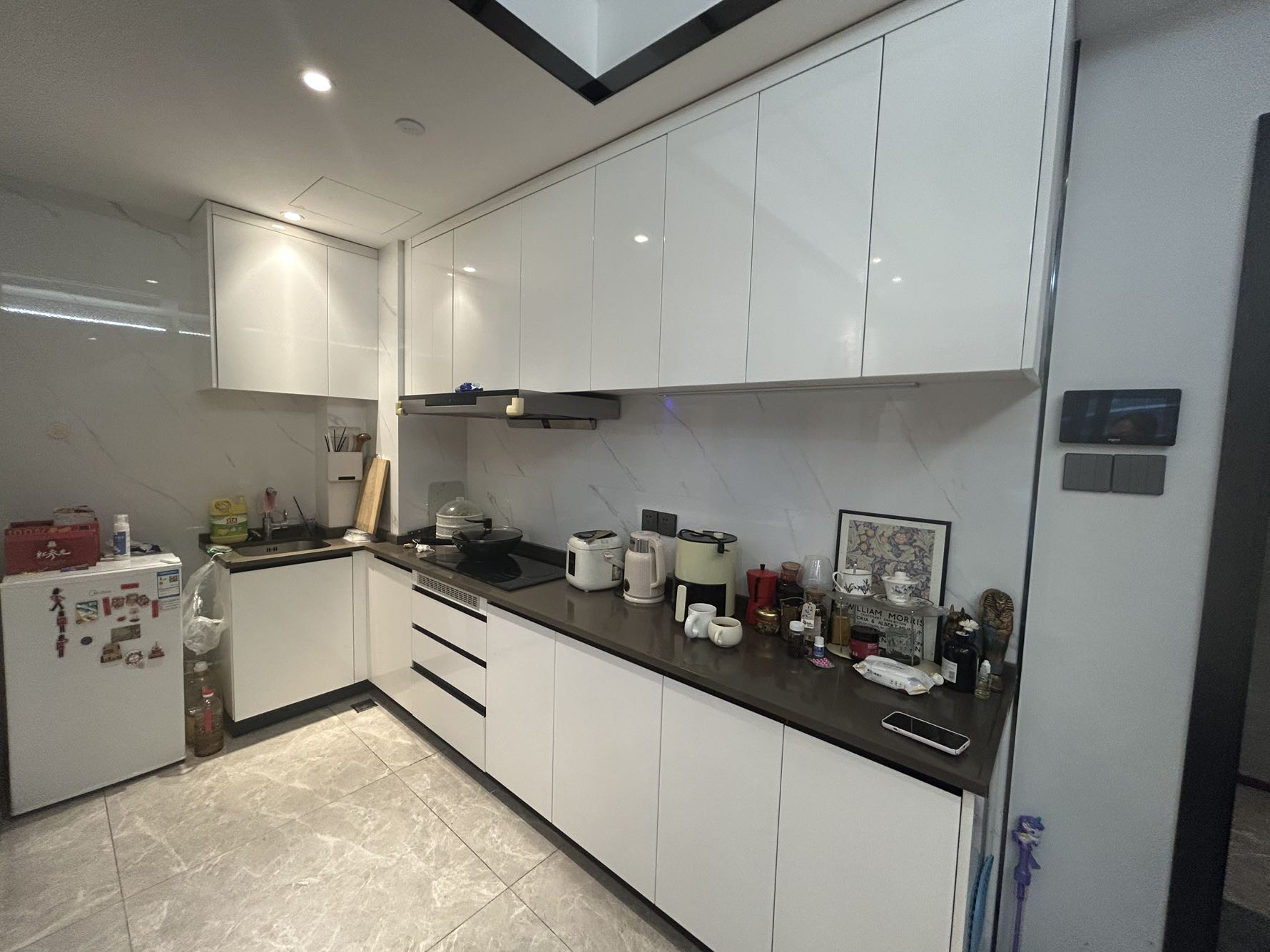 万科星城商业中心，方正户型，通风采光佳，楼龄新，车位充足，优质学校环绕，业主诚心出售。