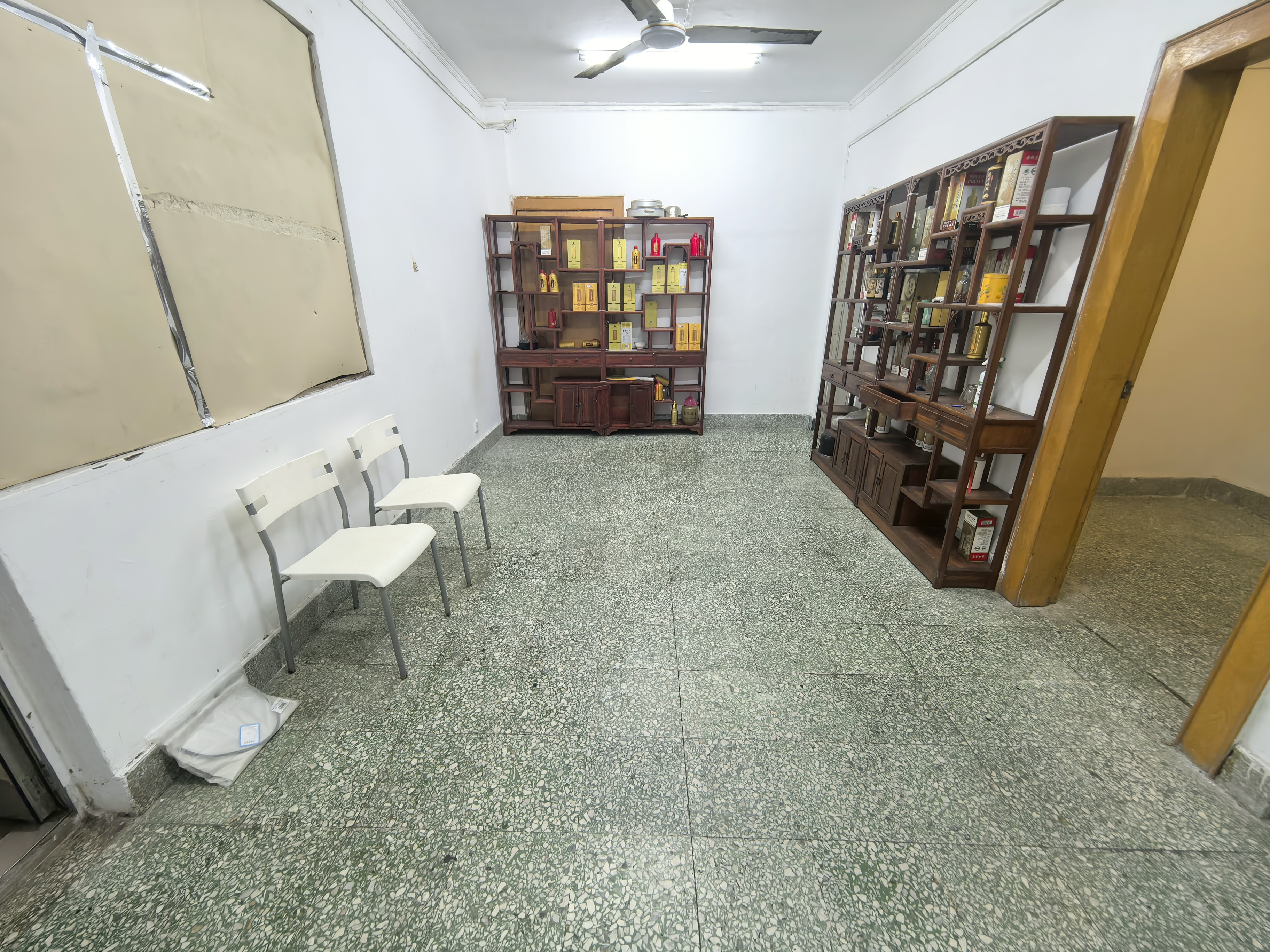 湖滨新村，三房带一个花园-深圳湖滨新村租房