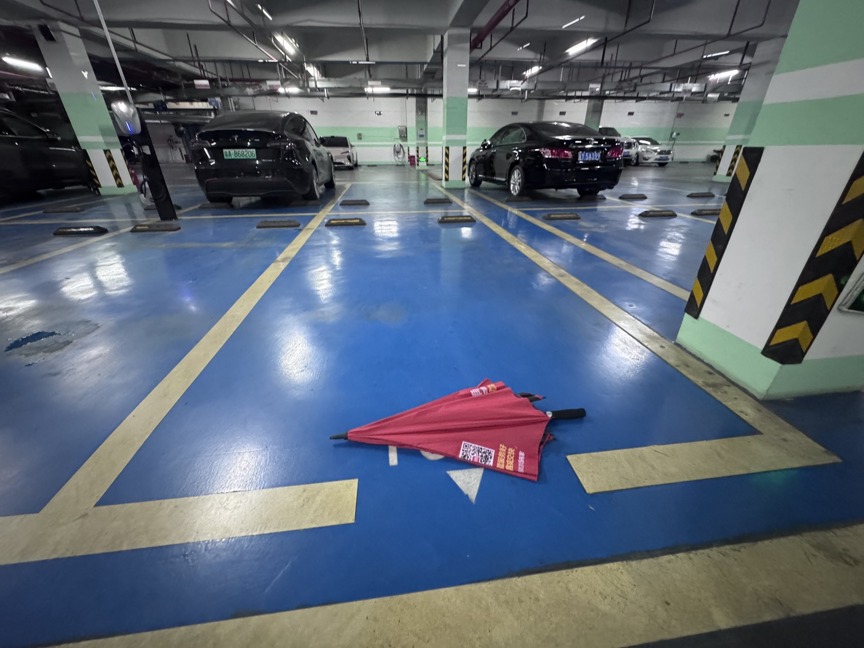 依岸康堤花园二期，负一层车位-佛山依岸康堤花园租房