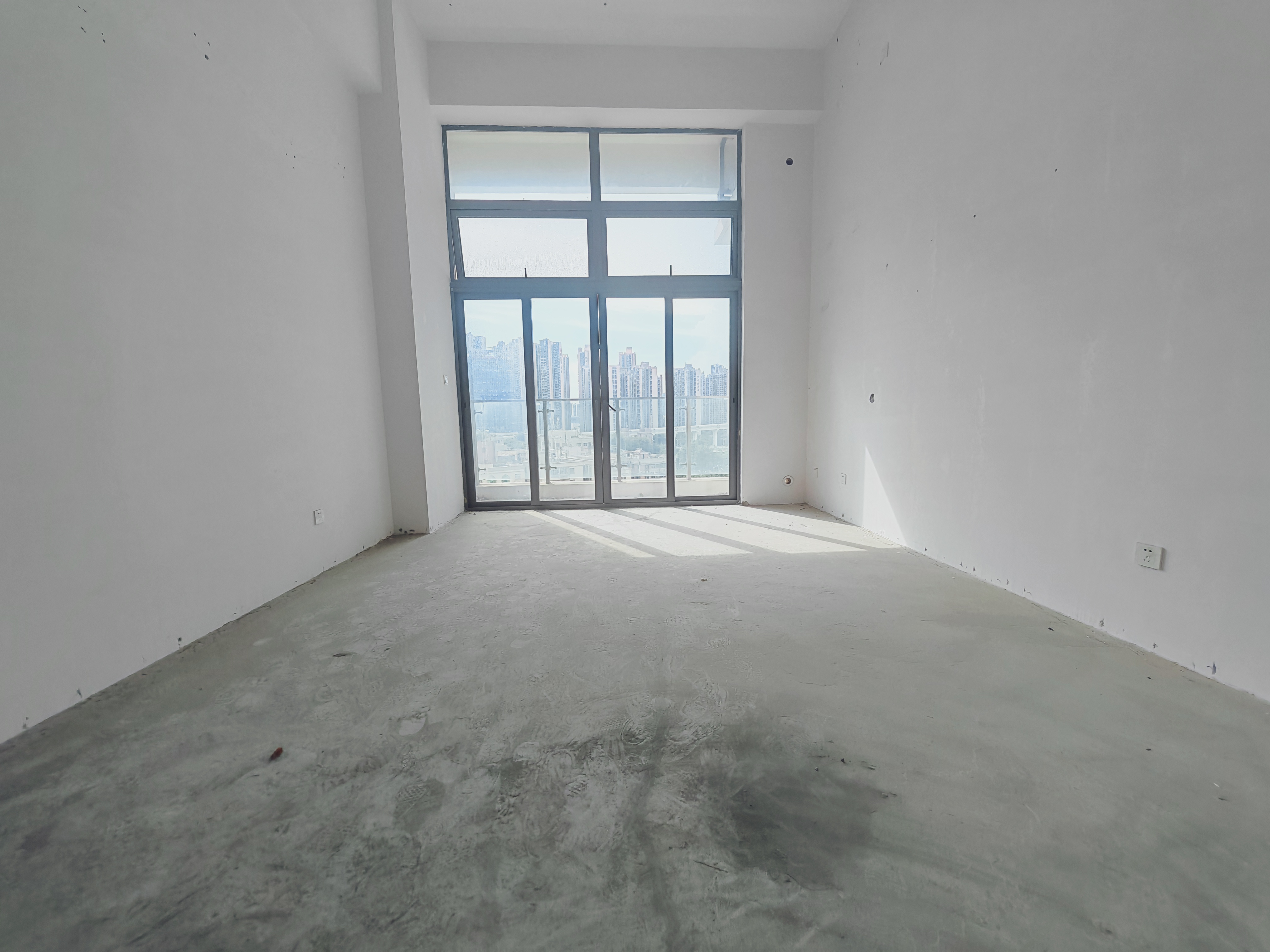 融创智汇大厦，方正户型，通风采光佳，楼龄新，车位足，业主诚售，随时看房！-深圳融创智汇大厦二手房