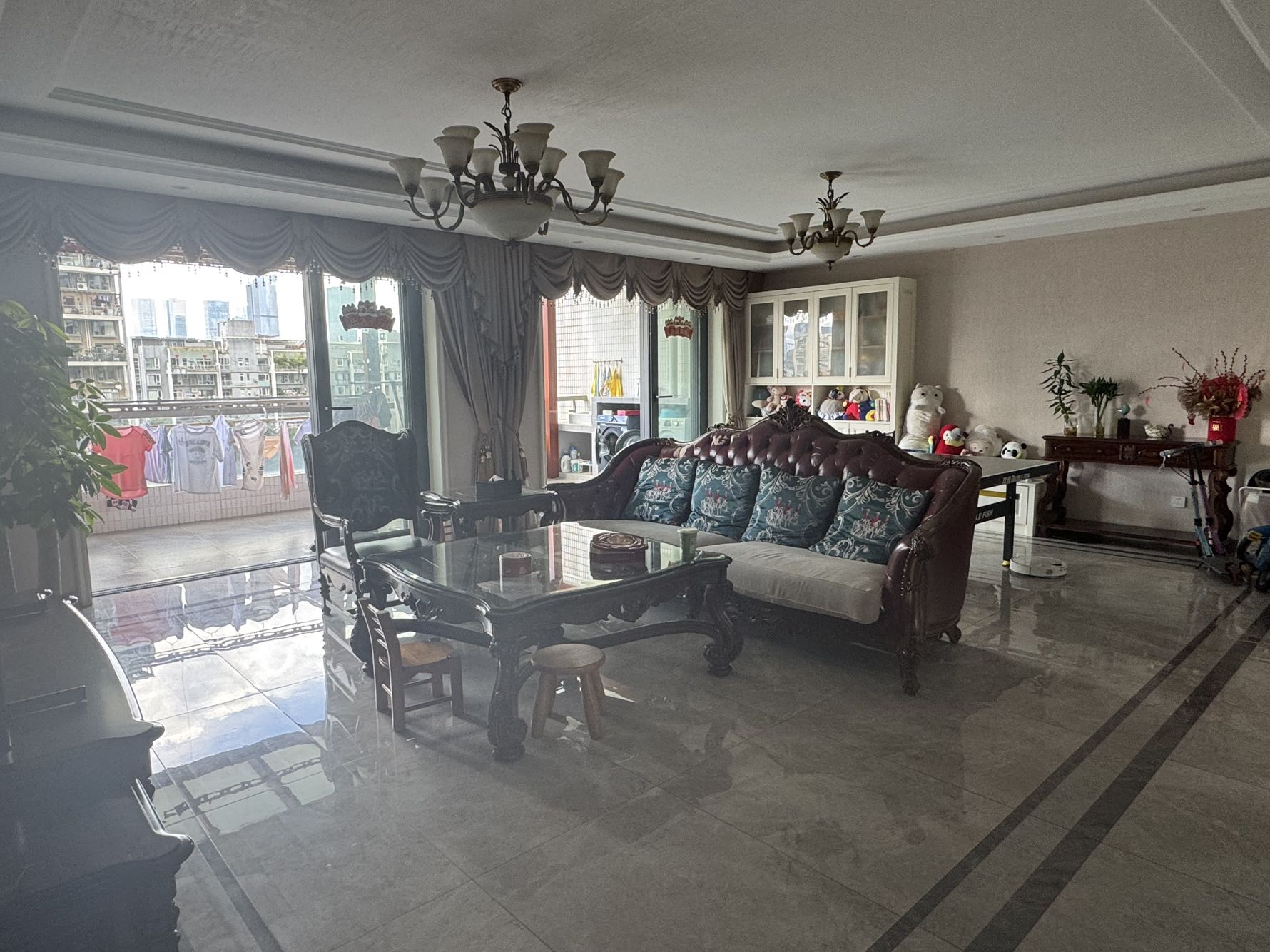 19年前新装修，厅出南向大阳台，带车位