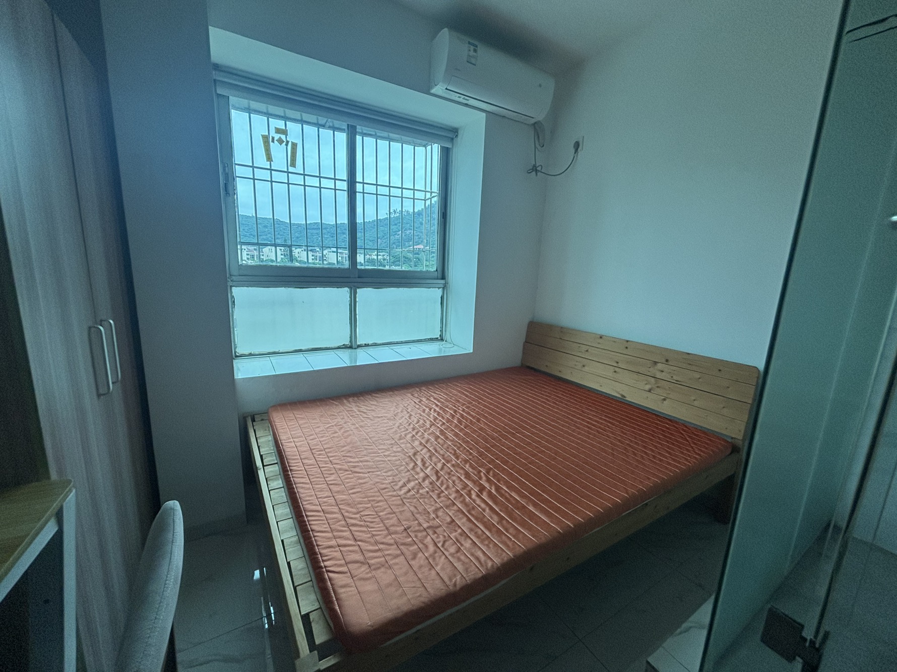 观峰阁 1房0厅1卫 12㎡