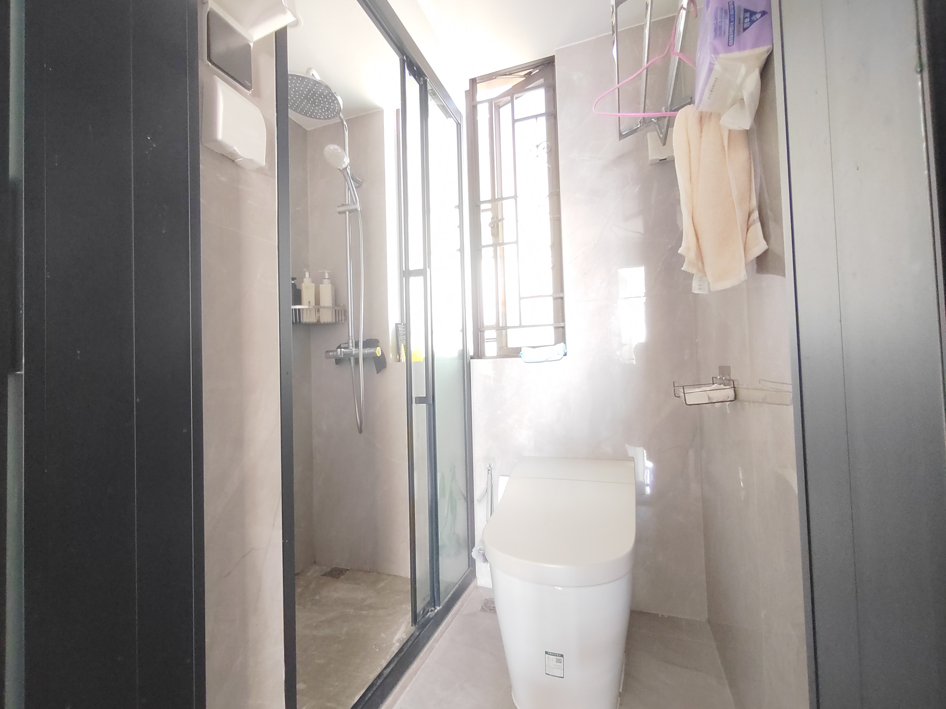 清平华府，朝南高楼层，采光优越，楼龄新，带重点学校，业主诚心出售！