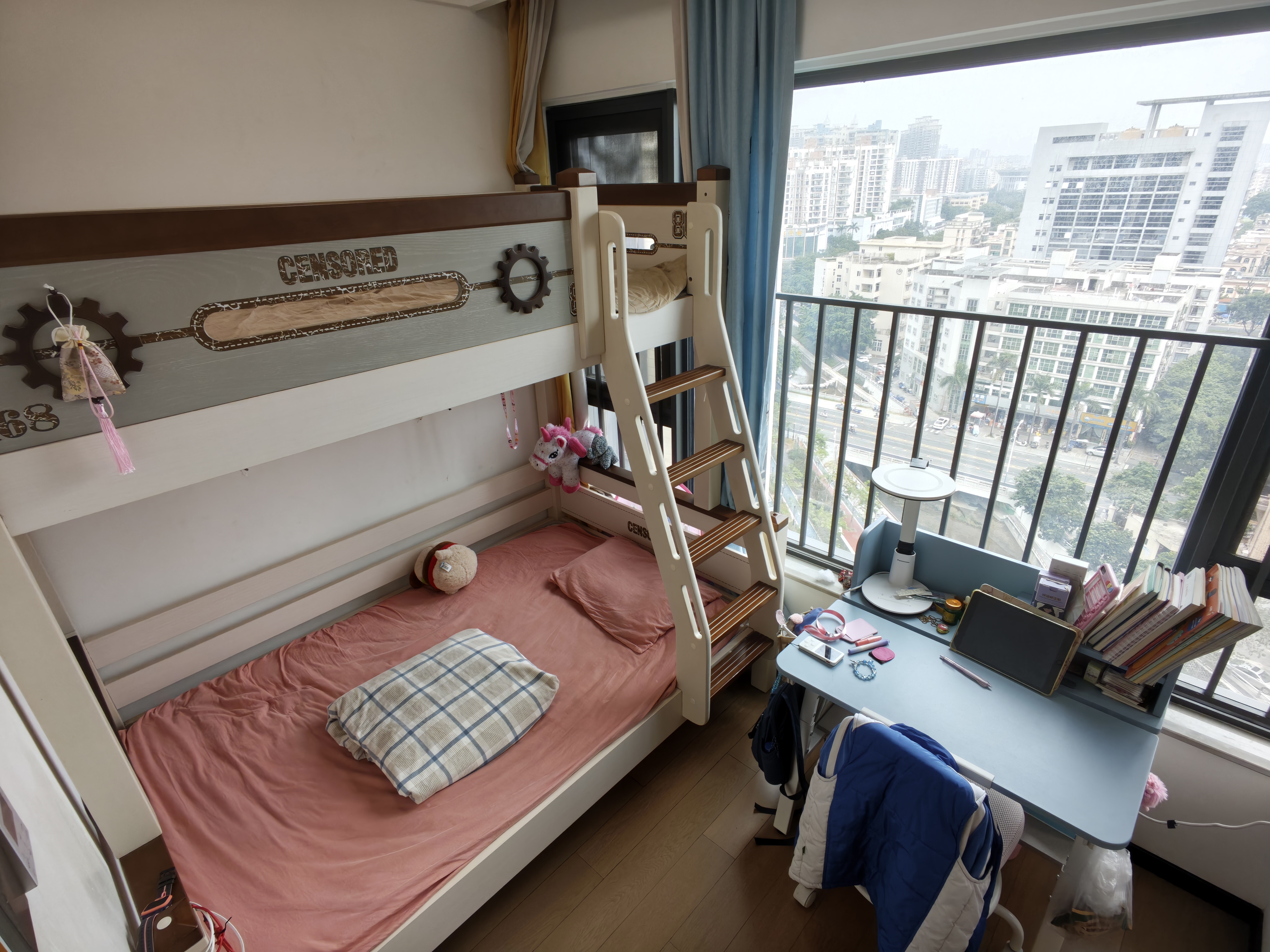 万科星城，朝南采光佳，中楼层新楼，车位充足，带重点学校，学位可用，业主诚心出售。