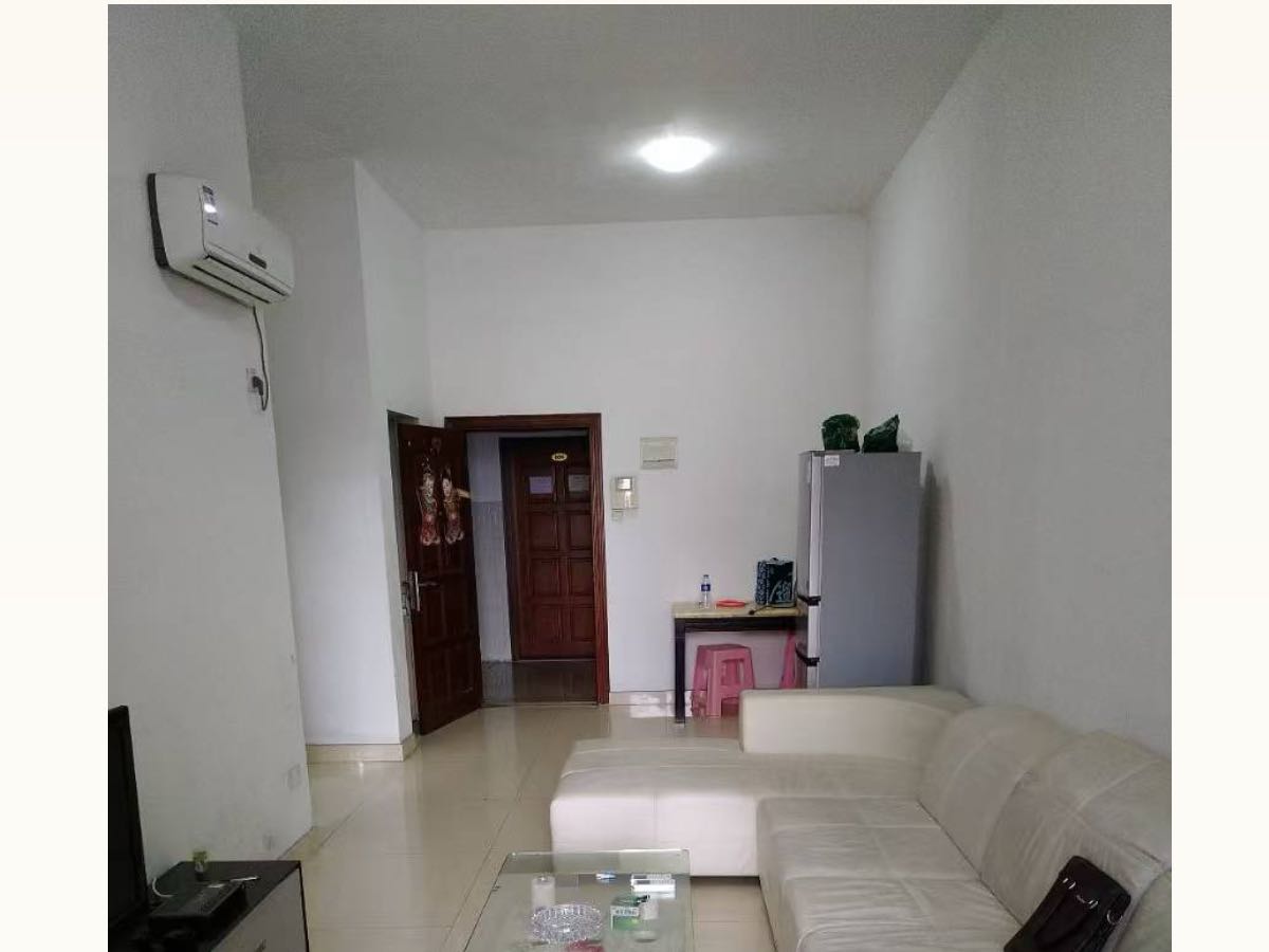 圣堡莱公寓中楼层，户型方正，业主诚售，采光好，空间布局合理。-佛山圣堡莱公寓二手房