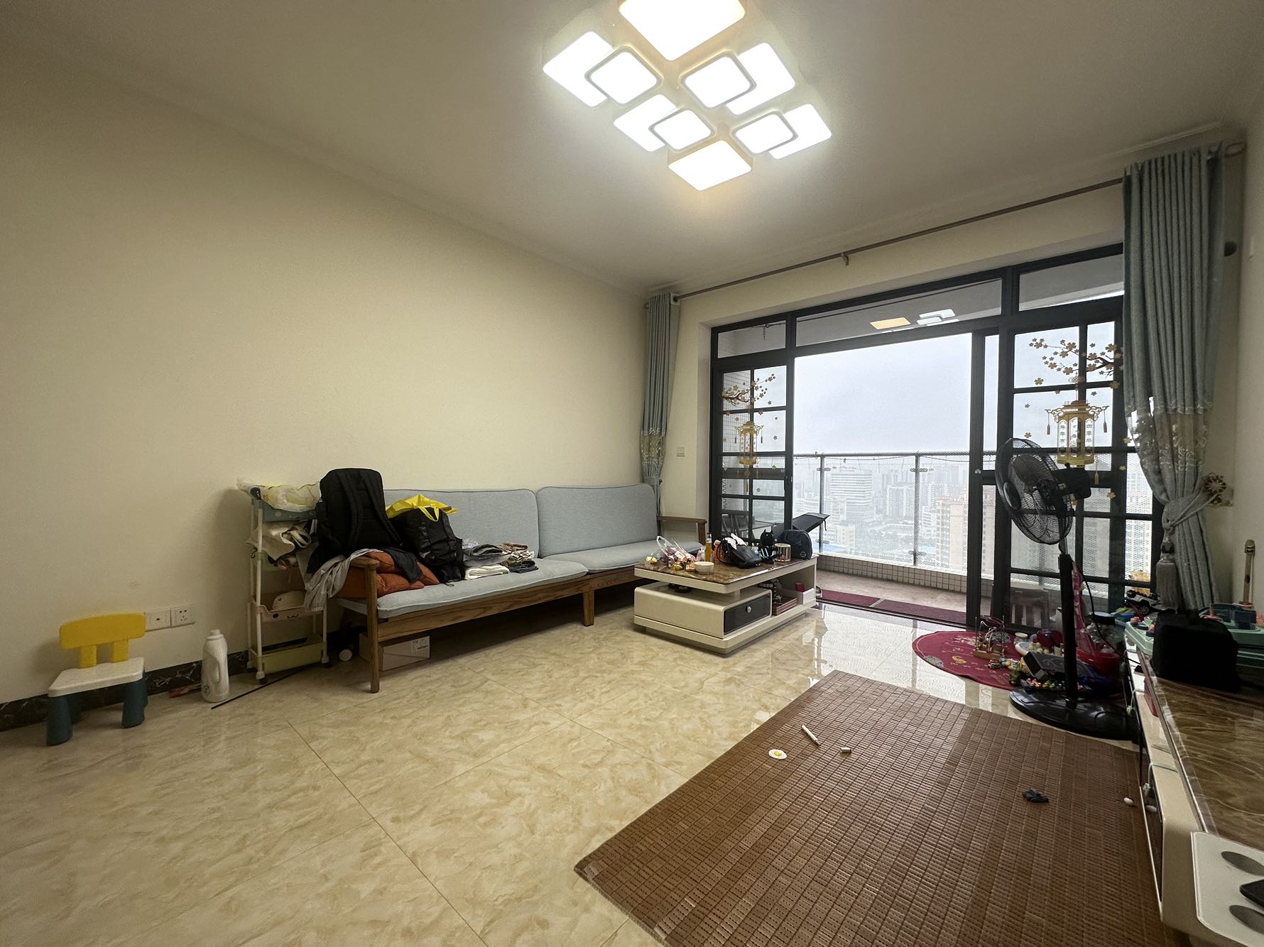 双龙，妇幼旁，骏景湾品峰，家私家电齐全，可拎包入住、-江门骏景湾品峰租房