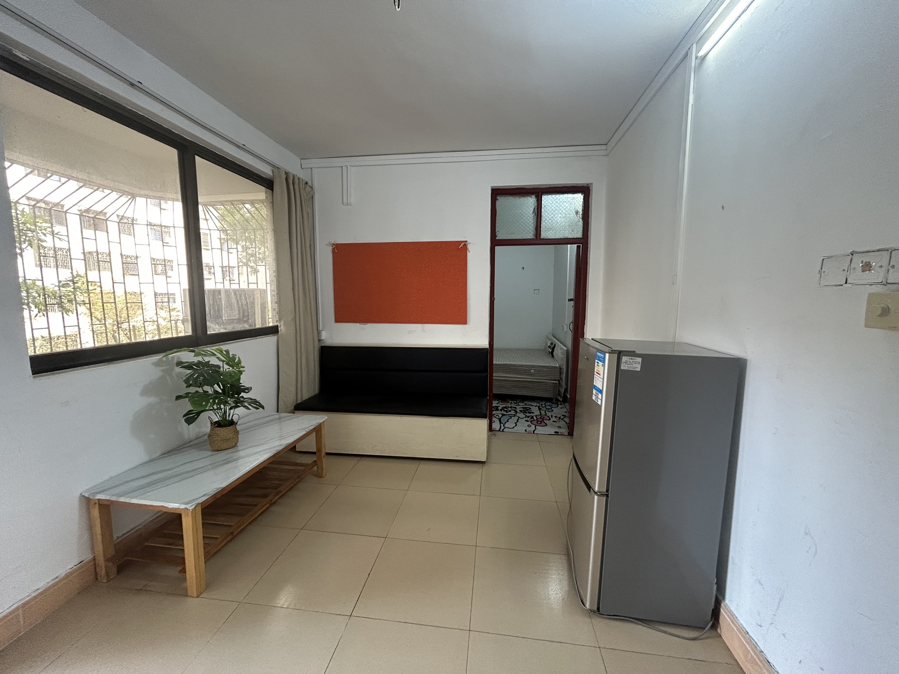 爱亲公寓 4房1厅1卫 88㎡