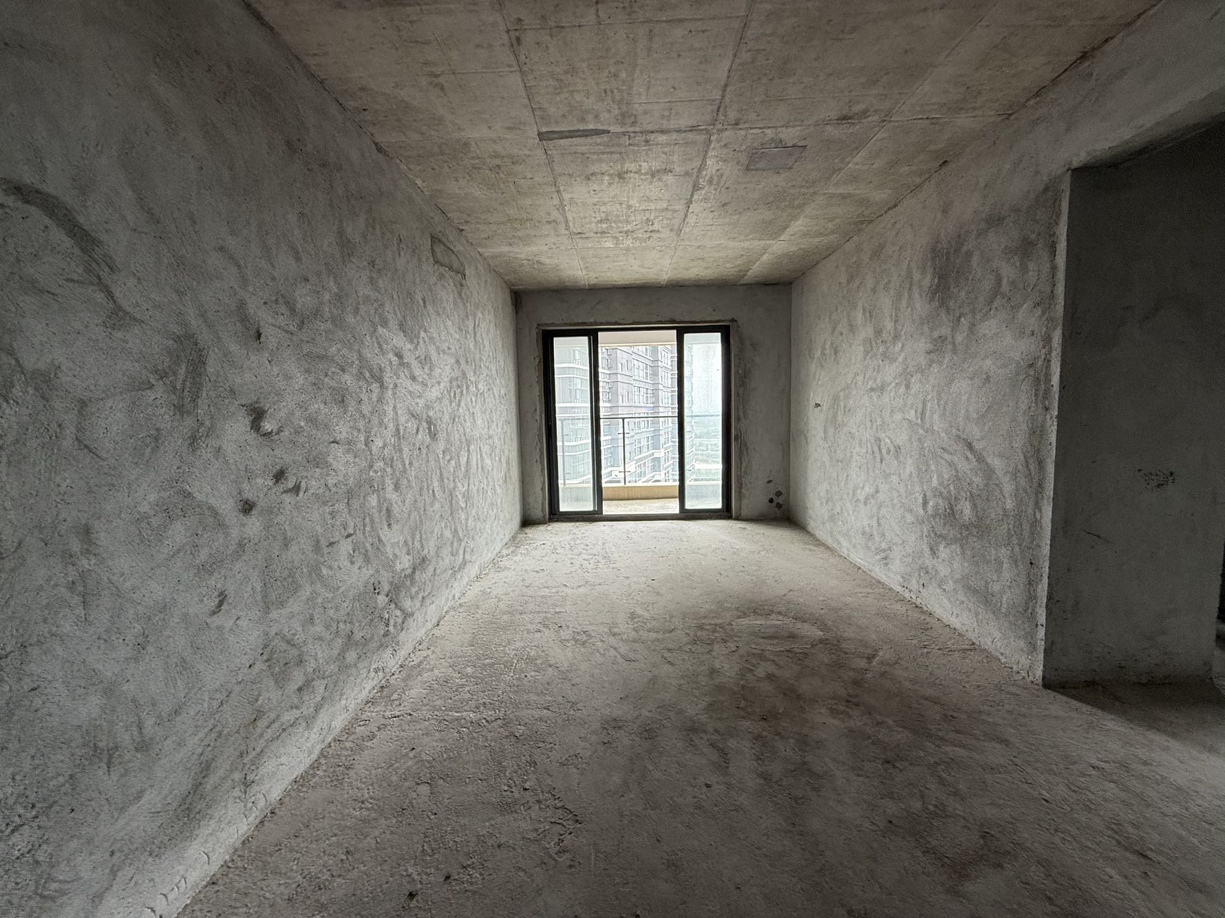 江门钧明欢乐世界广场，户型方正，中楼层，楼龄新，城市景观，业主诚心出售！-江门江门钧明欢乐世界广场二手房