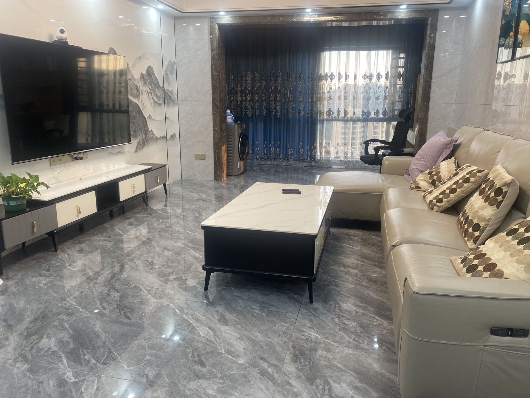 蓝光雍和园，朝南高楼层，采光极佳，带地面花园，车位充足，近大型公园，业主诚心出售！-惠州蓝光雍和园二手房