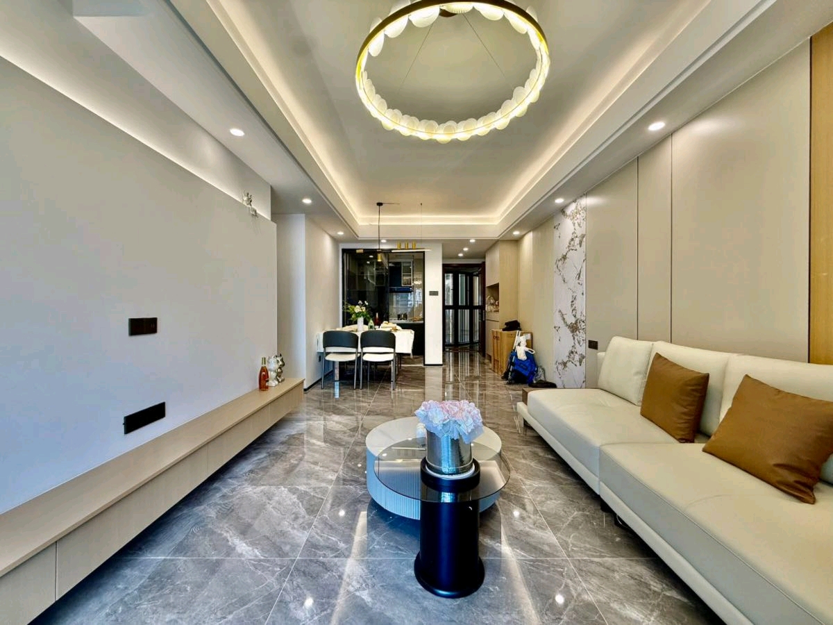 前海丹华园 4房2厅2卫 102㎡