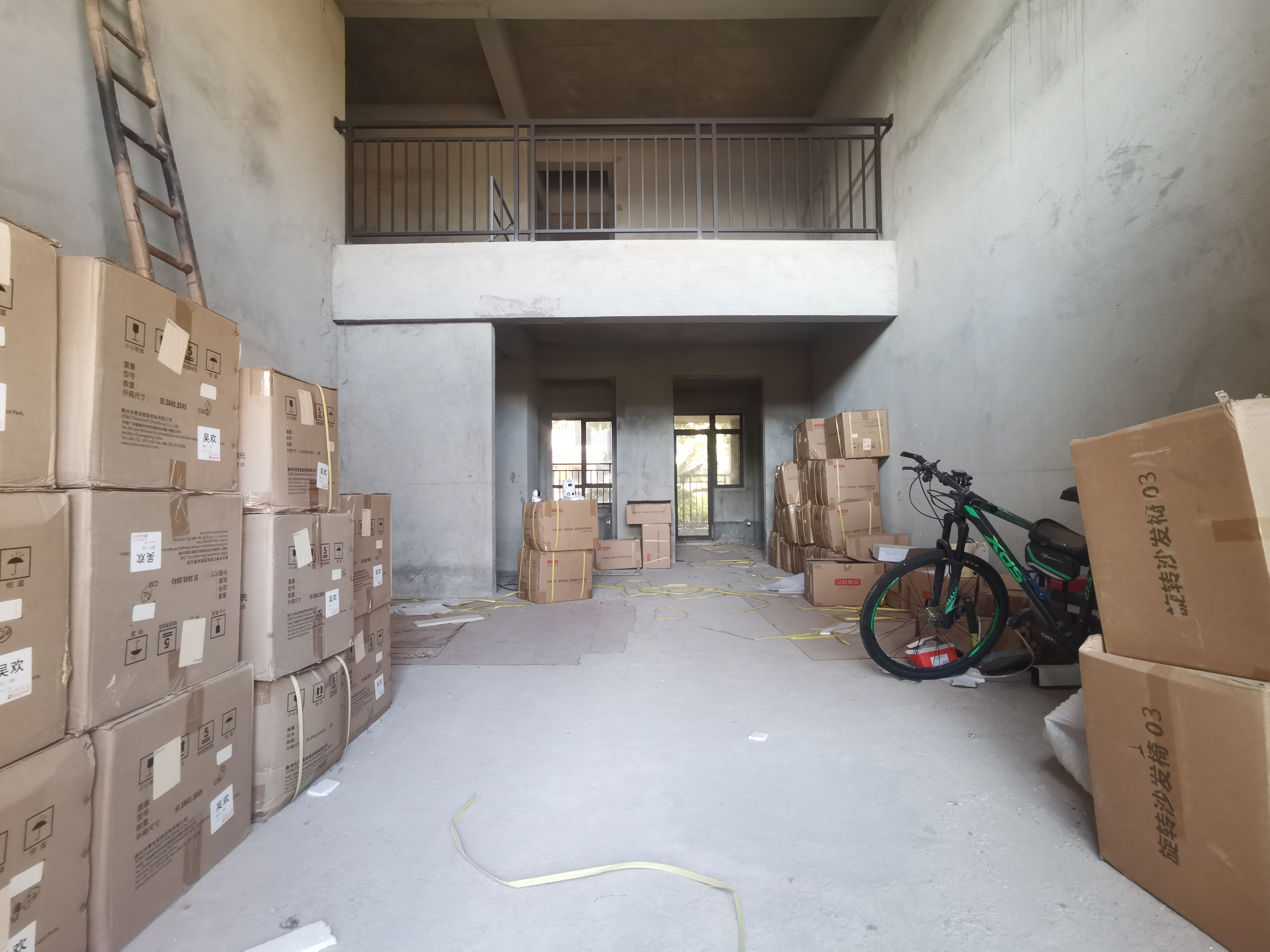 御豪庭复式，南北通透，上一二层毛坯5室2厅151m²