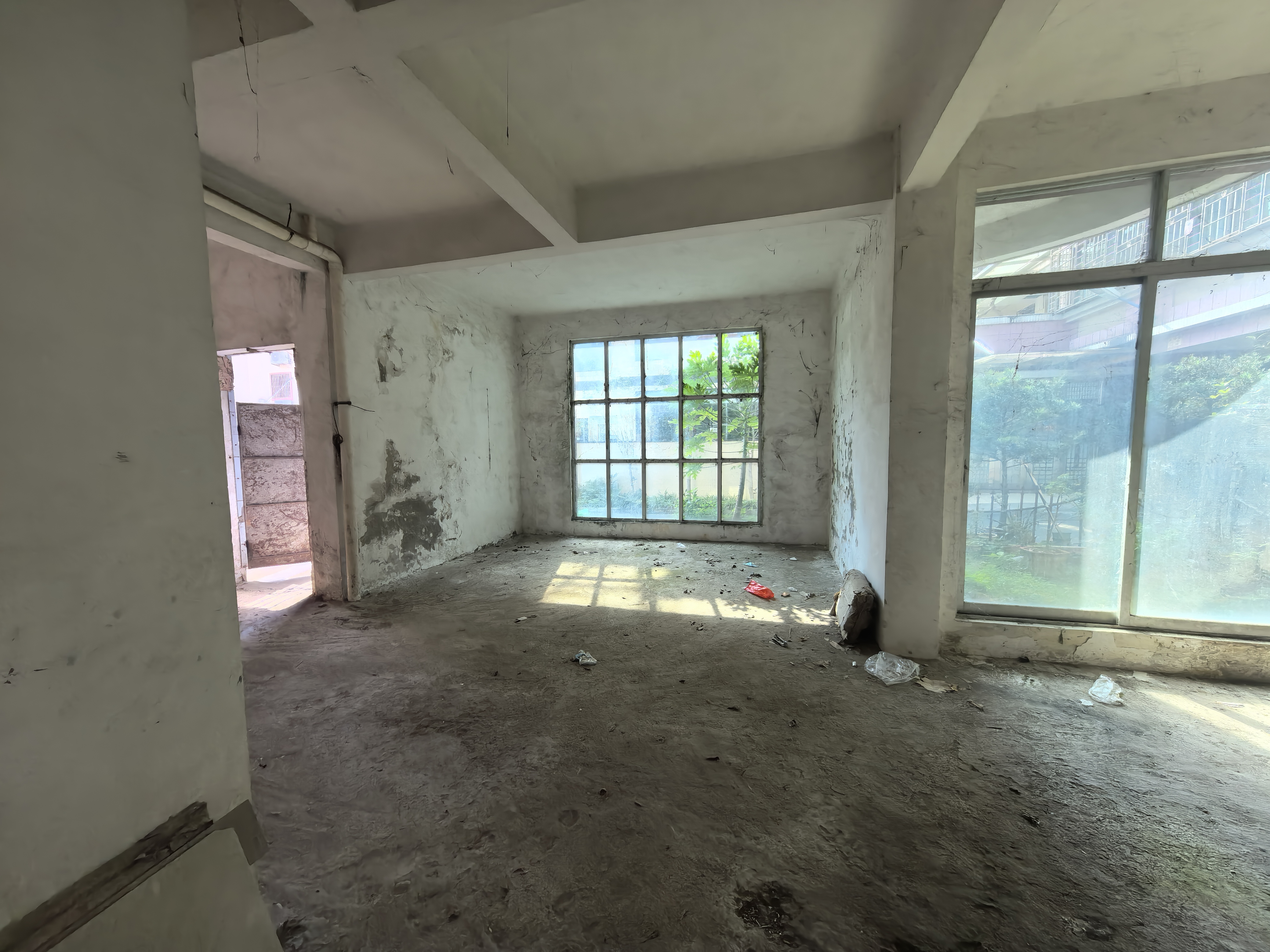 华苑花园诚心出售，朝南采光佳，车位充足，带地面花园，附近大型公园，让生活更惬意。-江门华苑花园二手房