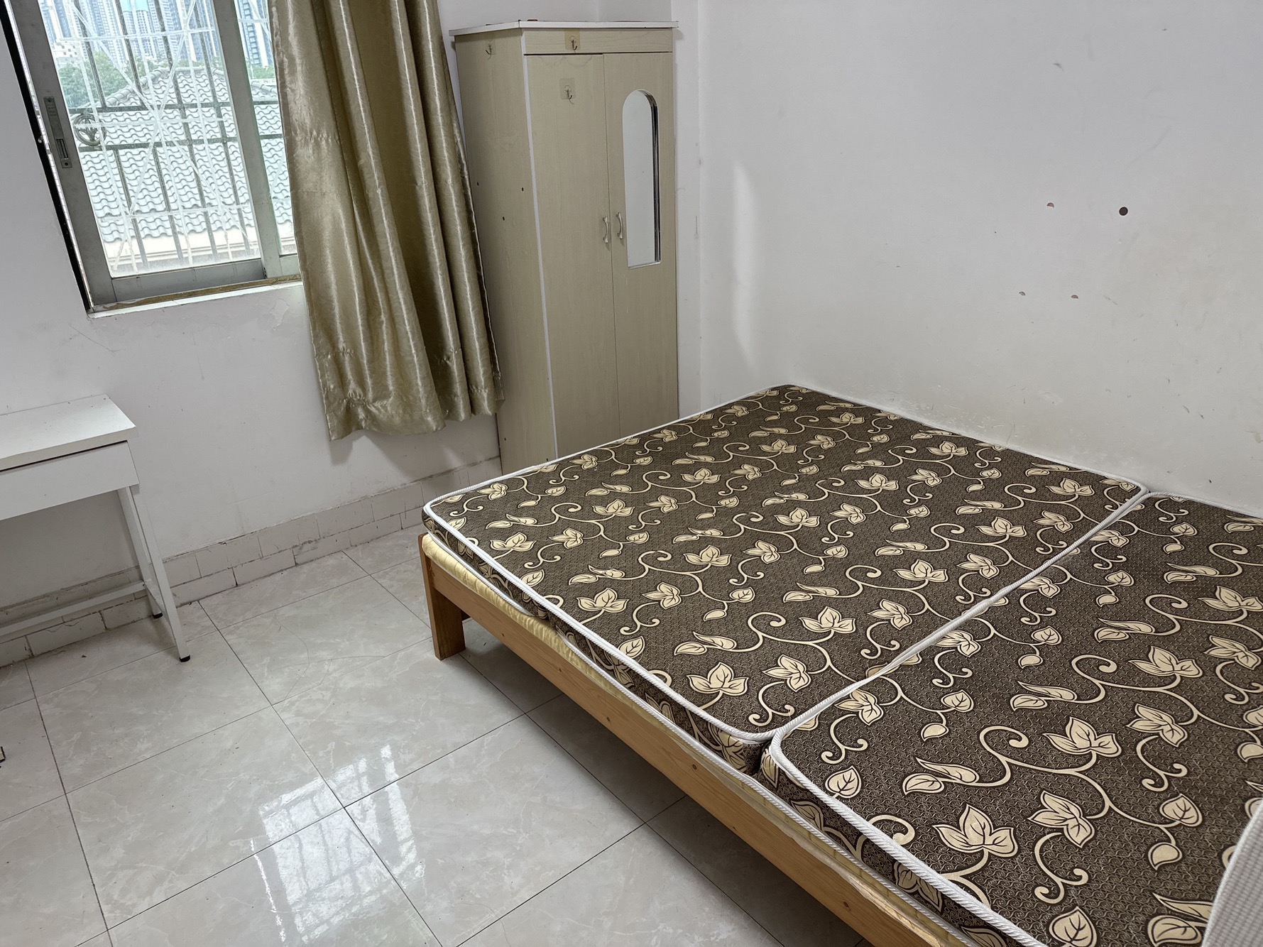 欢迎来到中环阁，这是一处位于深圳龙华中心的精装1室公寓