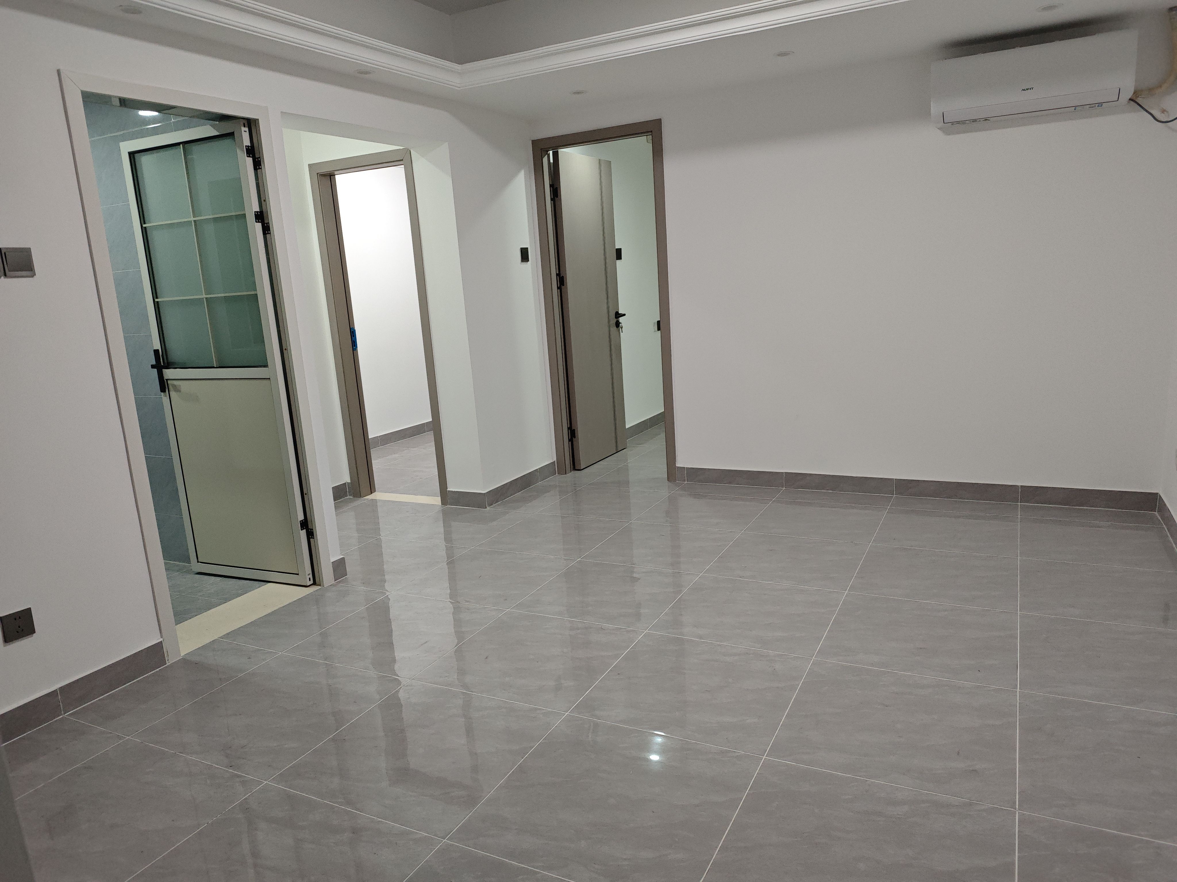 坪洲地铁口精装两房，中介看了都说好-深圳财富港大厦租房