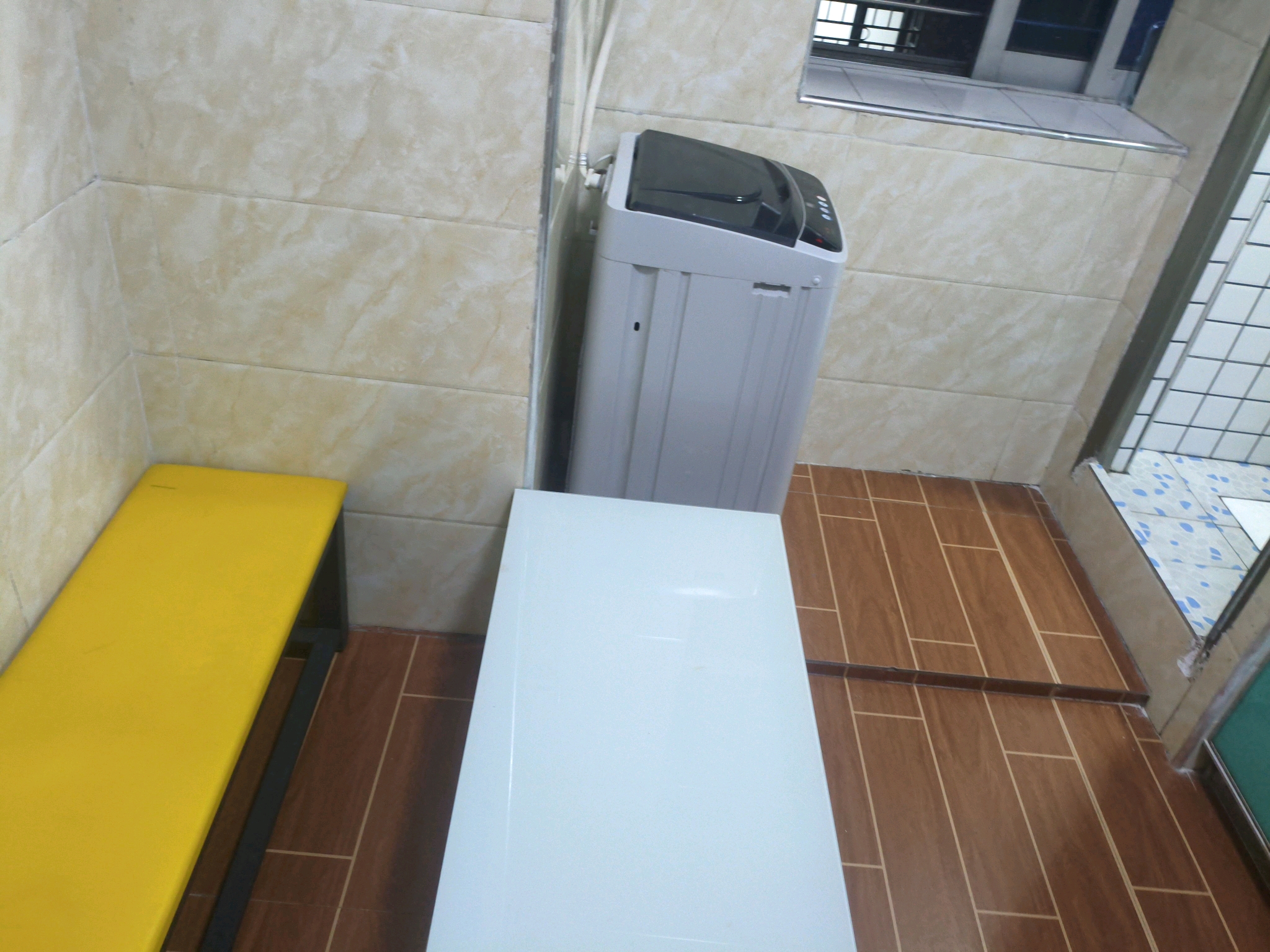 户型方正，通风和采光度不错