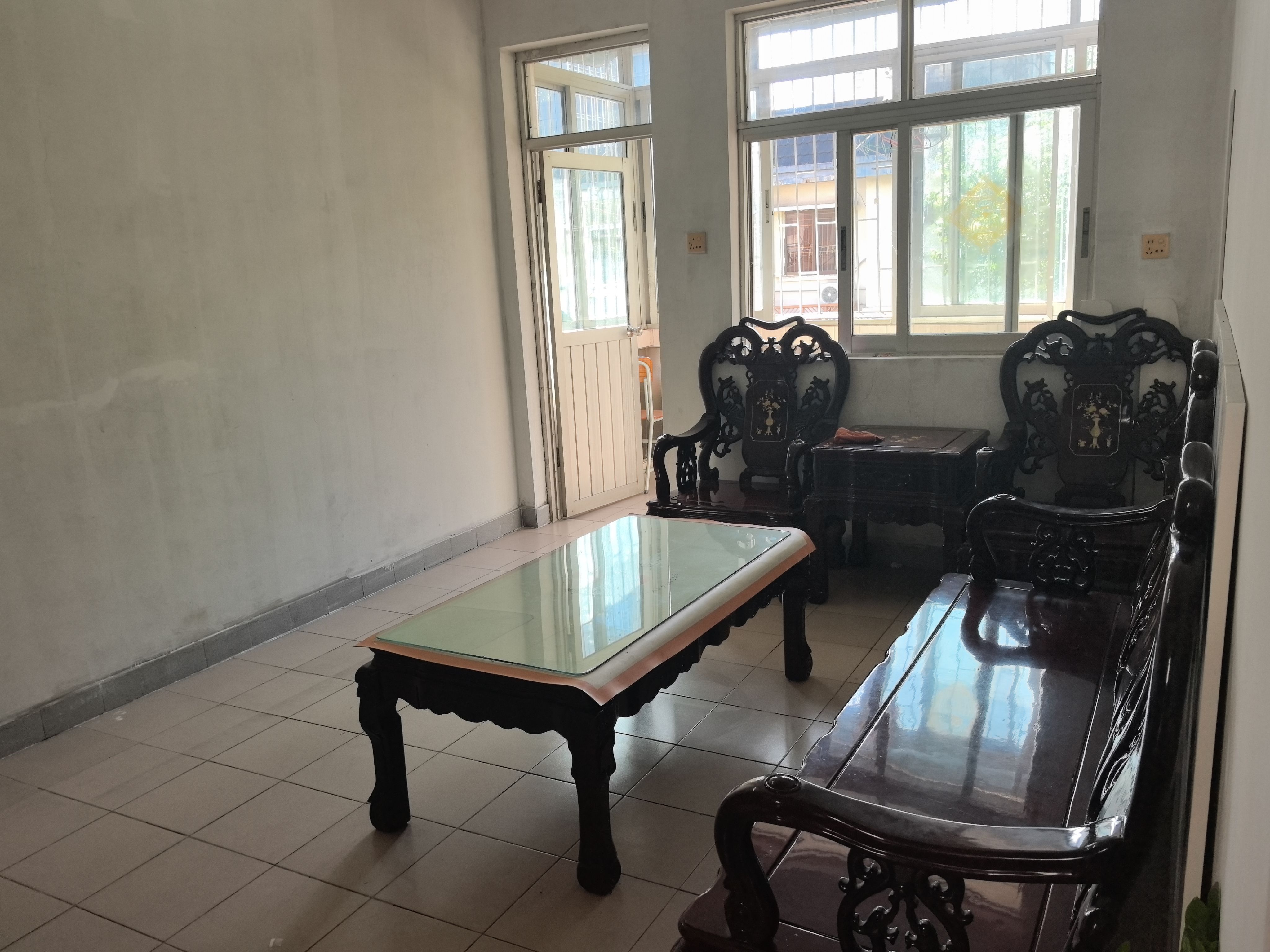 红岭中学宿舍 2房2厅1卫 72㎡