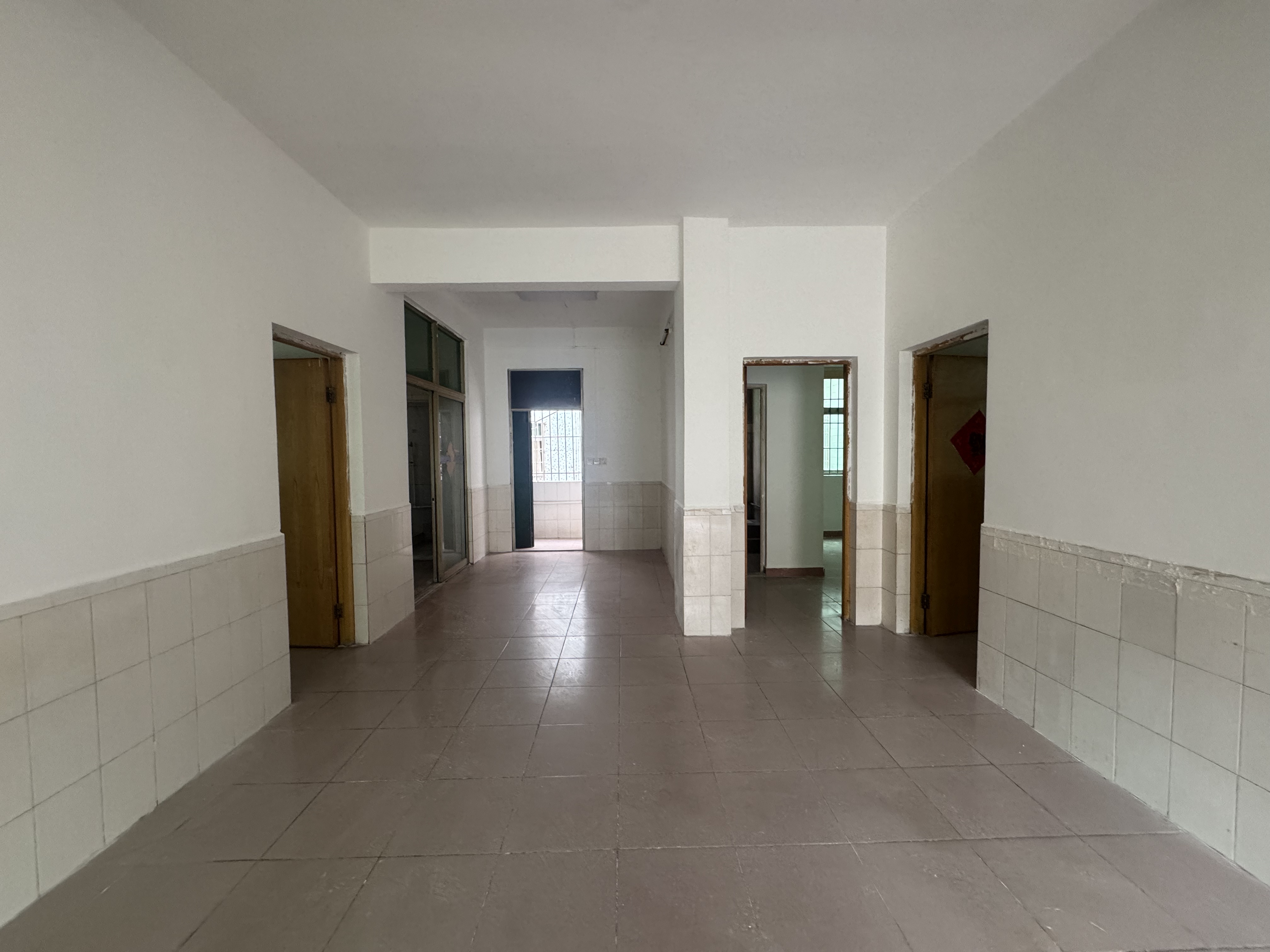 碧眼新村 4房2厅2卫 150㎡